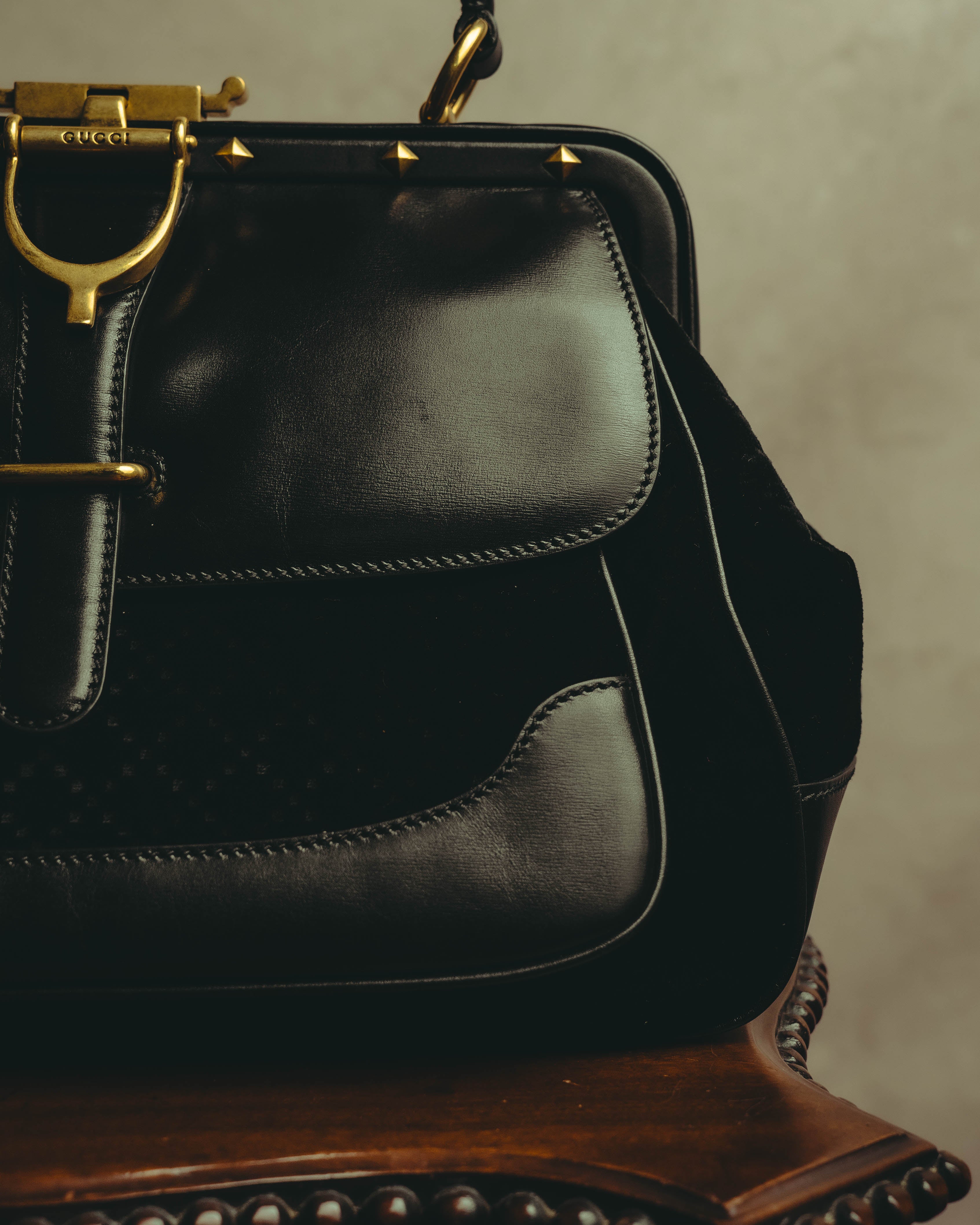 -SPECIAL- “GUCCI” 2012-2016 crossover-era crest studded doctor bag