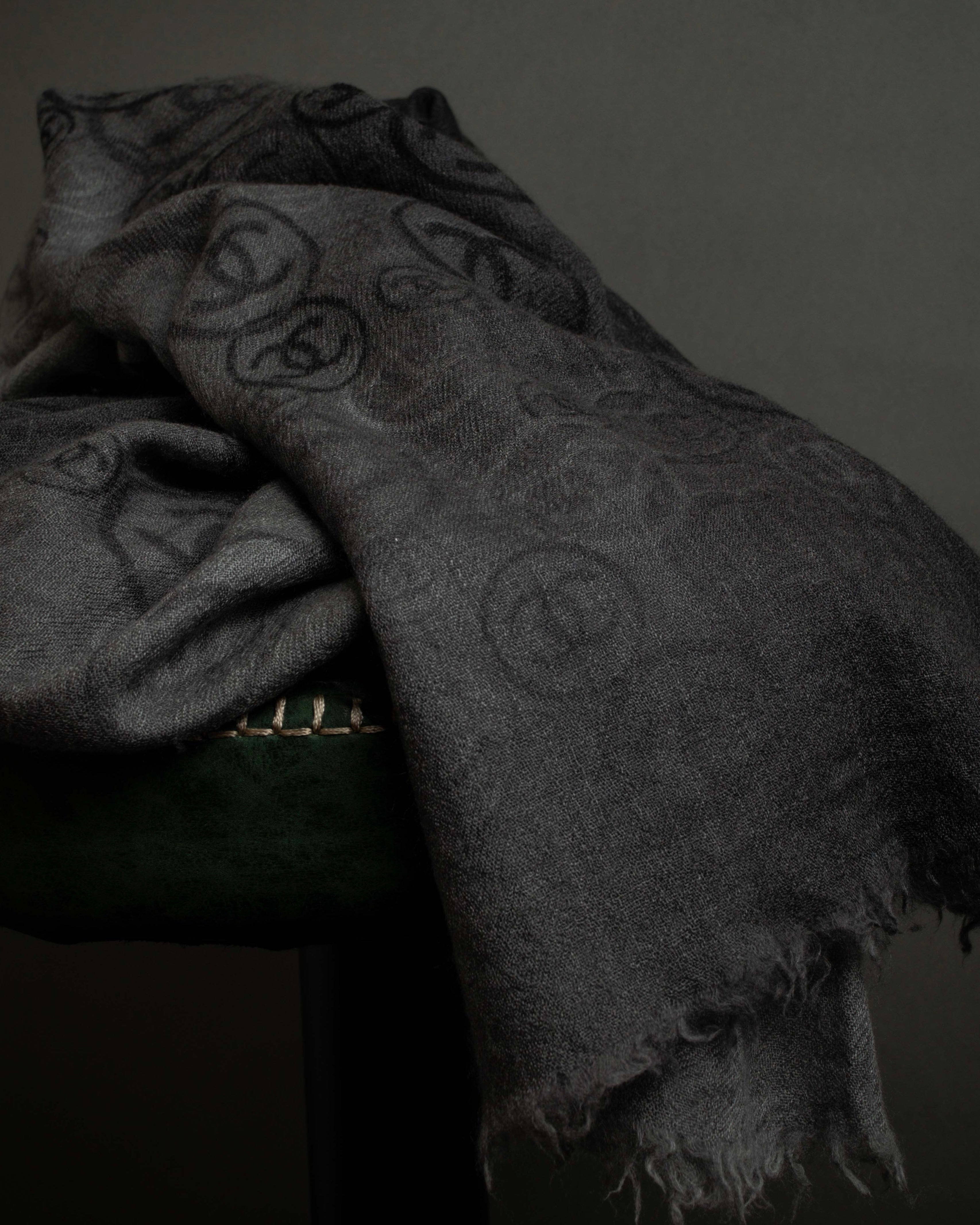 "CHANEL" Logo engraved design cashmere super large stole