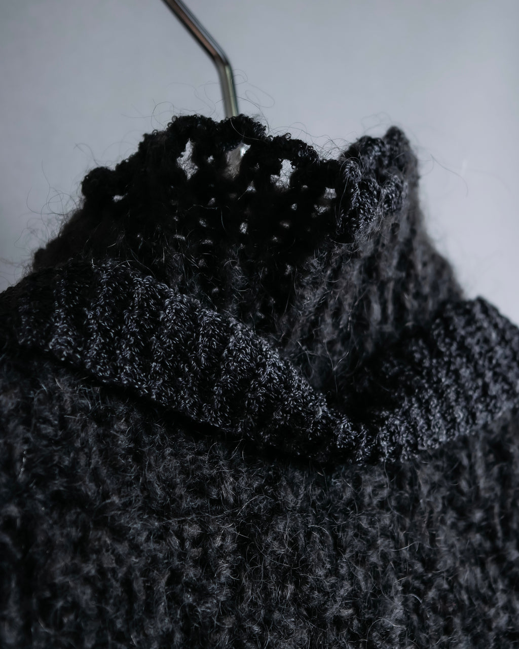 "YVES SAINT LAURENT" Ribbon design stand collar low gauge cardigan