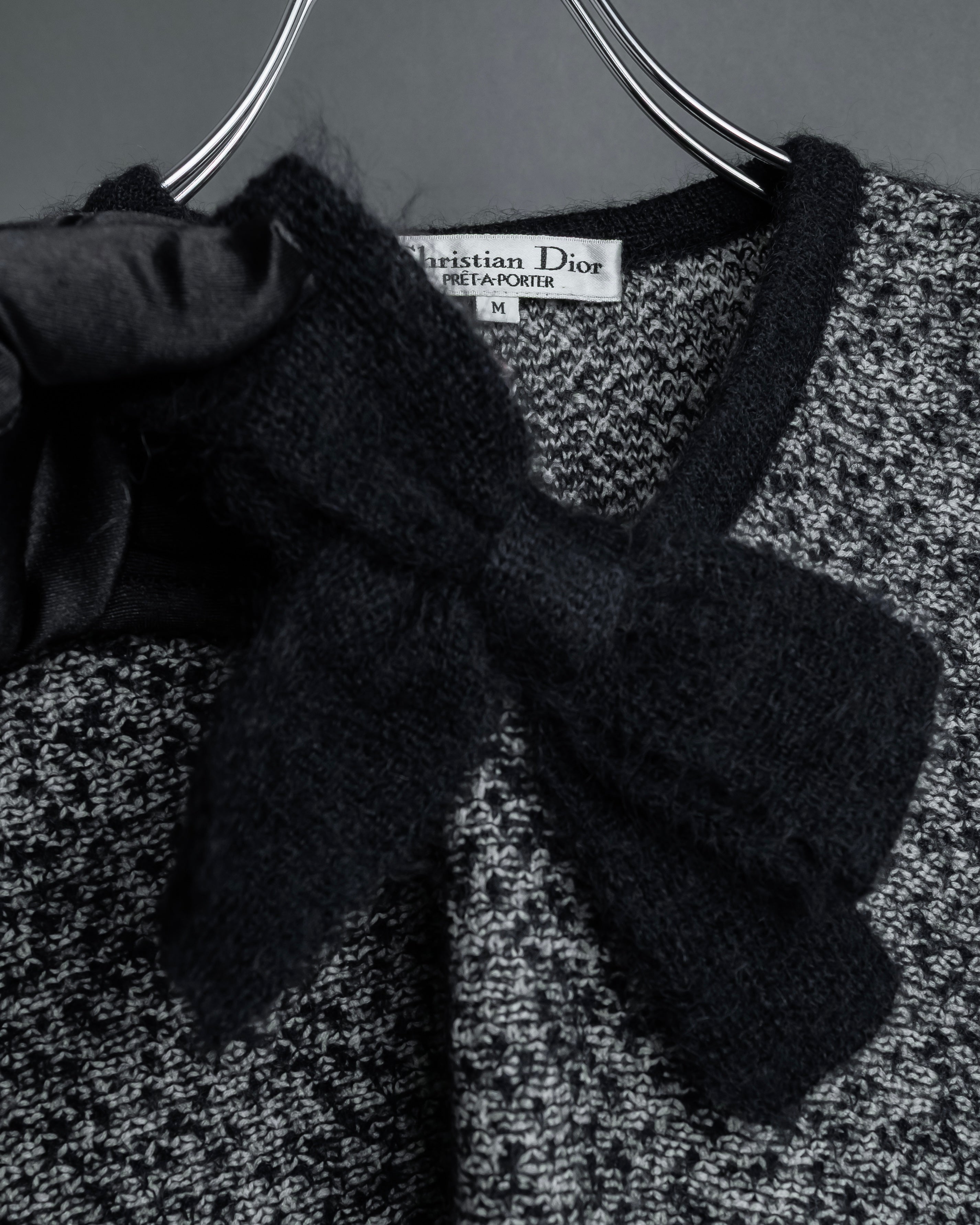 "Christian Dior PRETA PORTER"
Ribbon design mixed yarn knit pullover