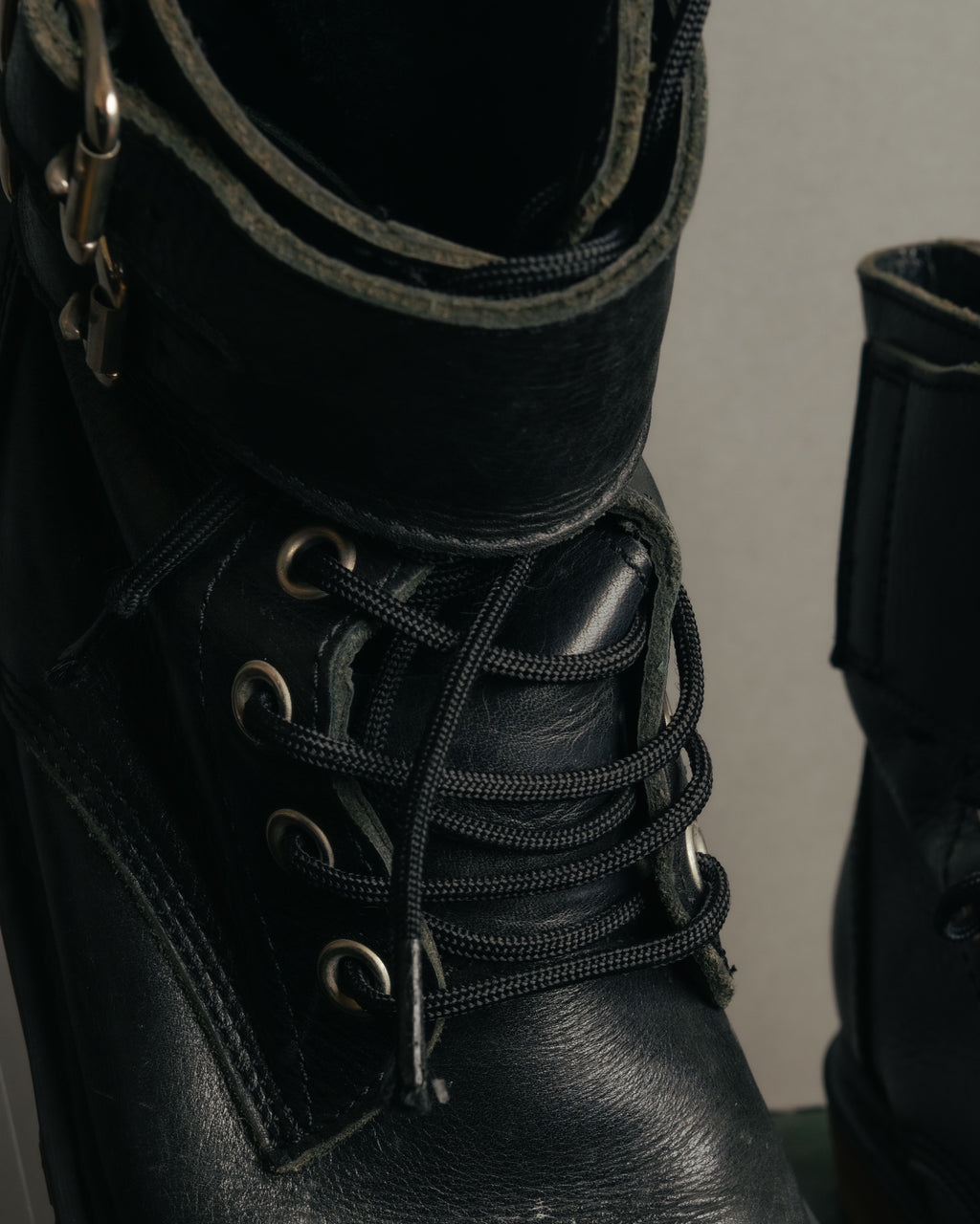 “COMME des GARÇONS HOMME”
00’s-10’s Double buckle leather combat boots