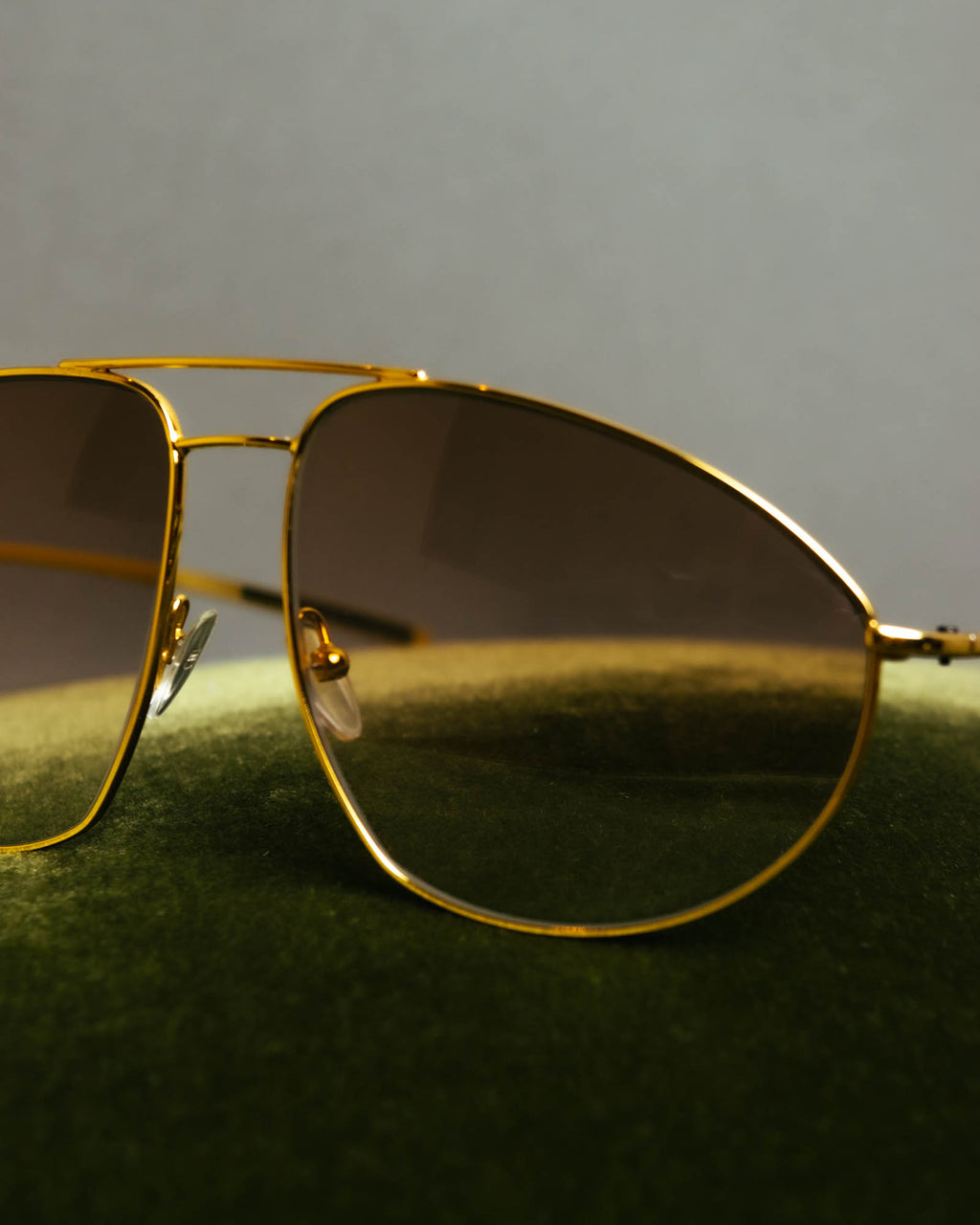 "GUCCI" Classic gold metal aviator sunglasses