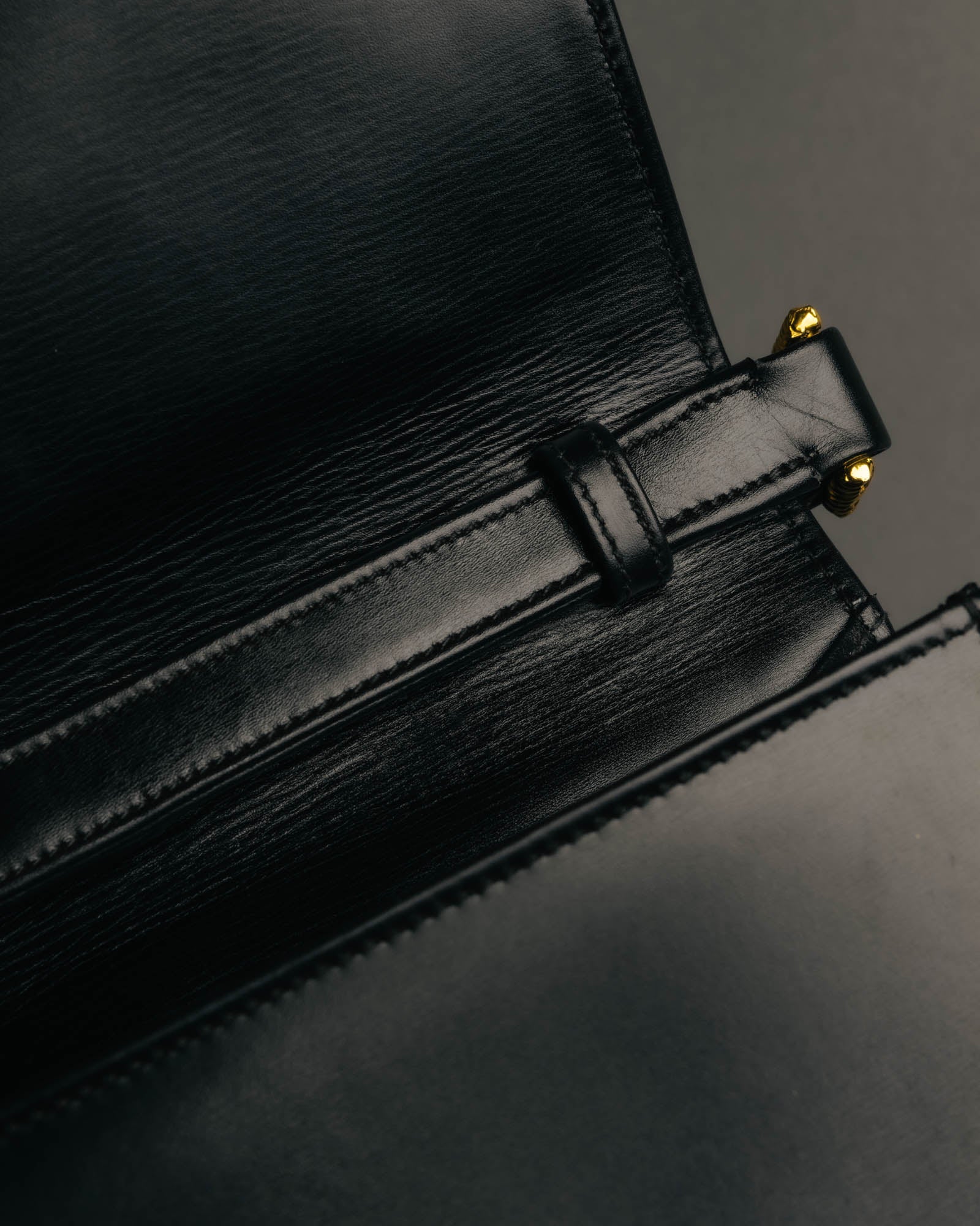 GUCCI” 80's-90's Rope clasp leather shoulder bag – MOOD