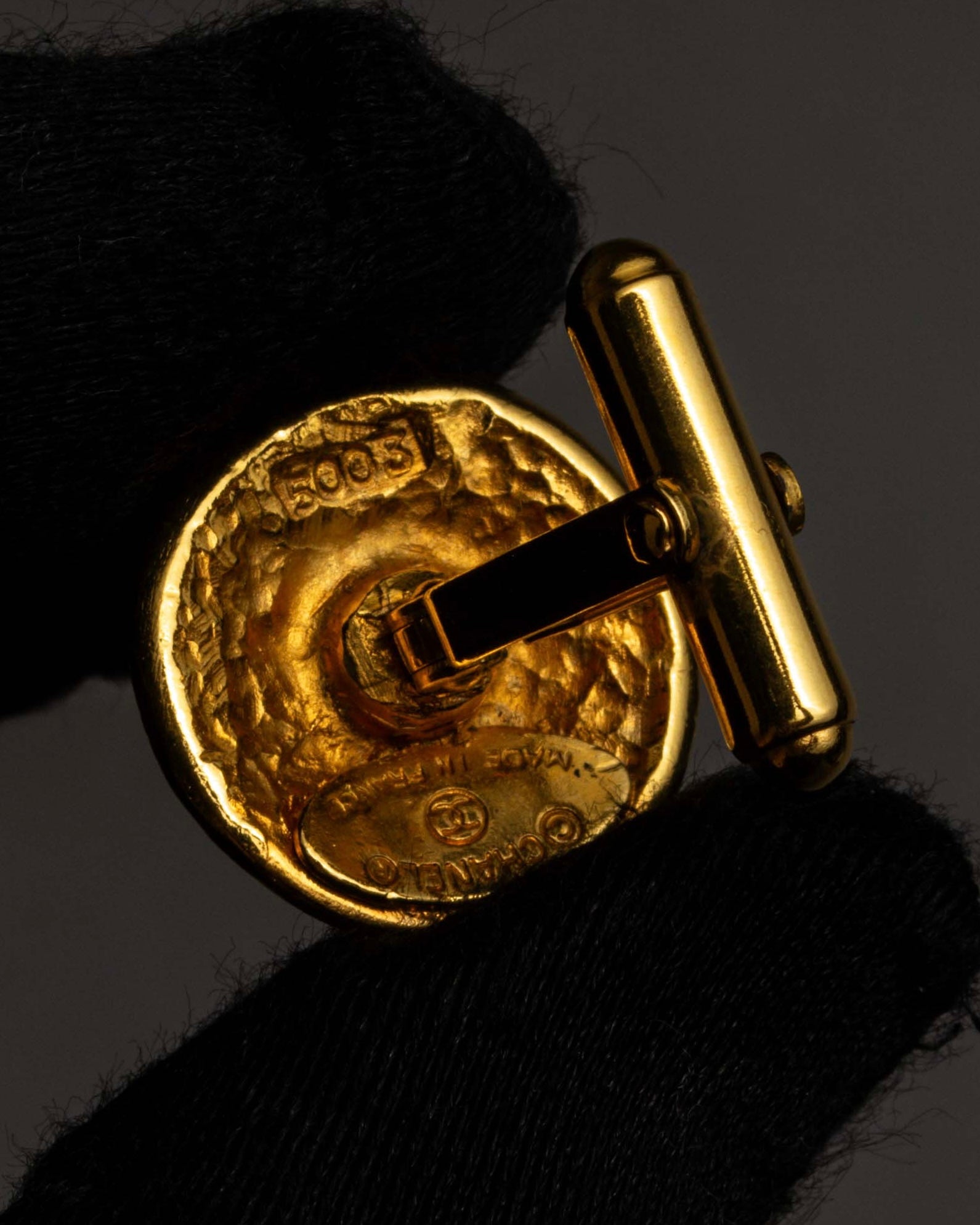 "CHANEL" Dome relief cross motif gold cufflinks