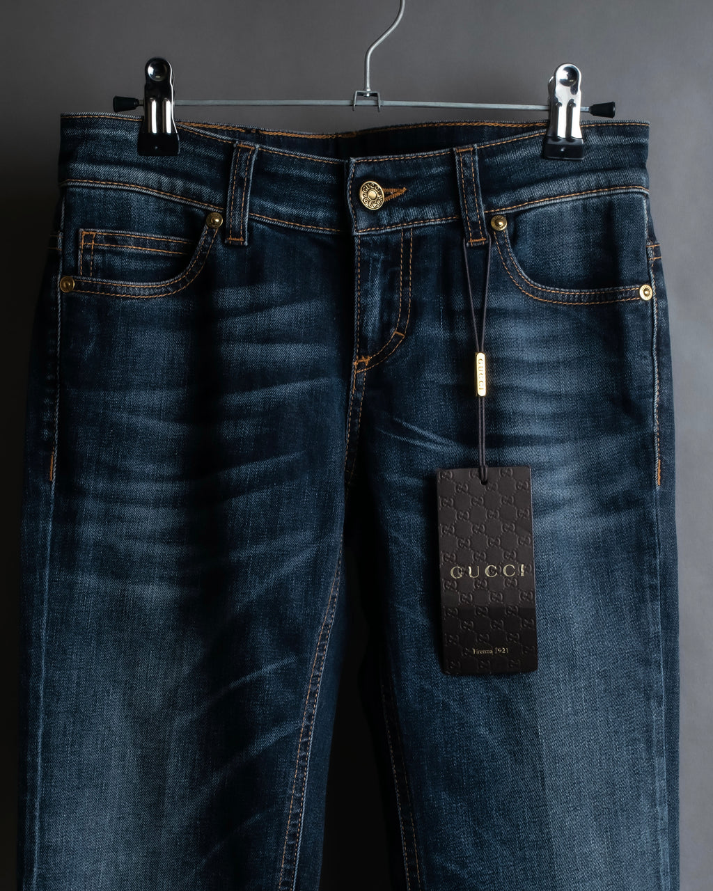 Pantalones de mezclilla con lavado de libélula de GUCCI