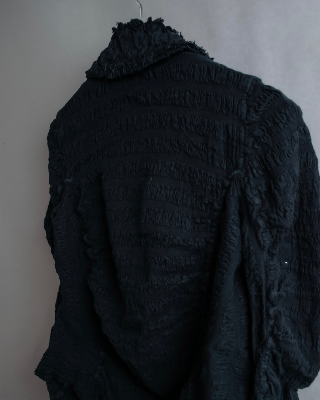 "ISSEY MIYAKE me" Textured material shawl collar short length jacket