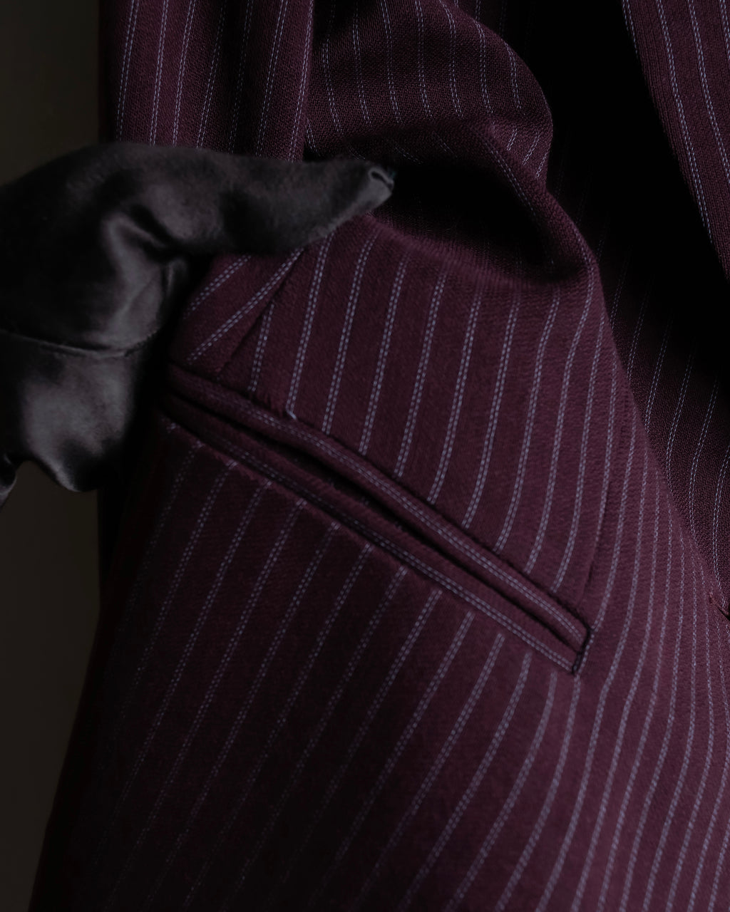 "GIANFRANCO FERRE" Striped peak lapel 1 button tailored jacket