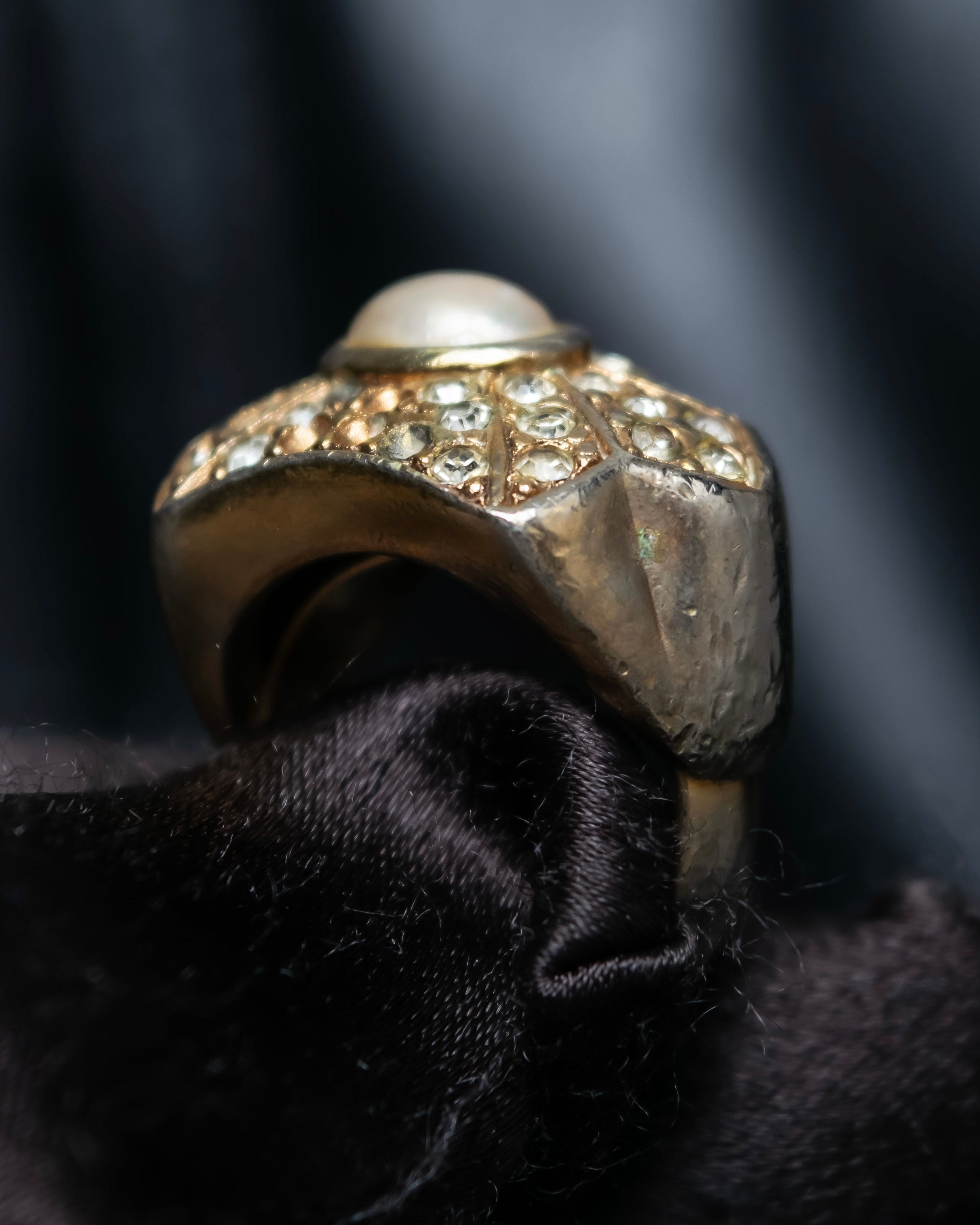 “Dior” Star-shaped pearl gold ring