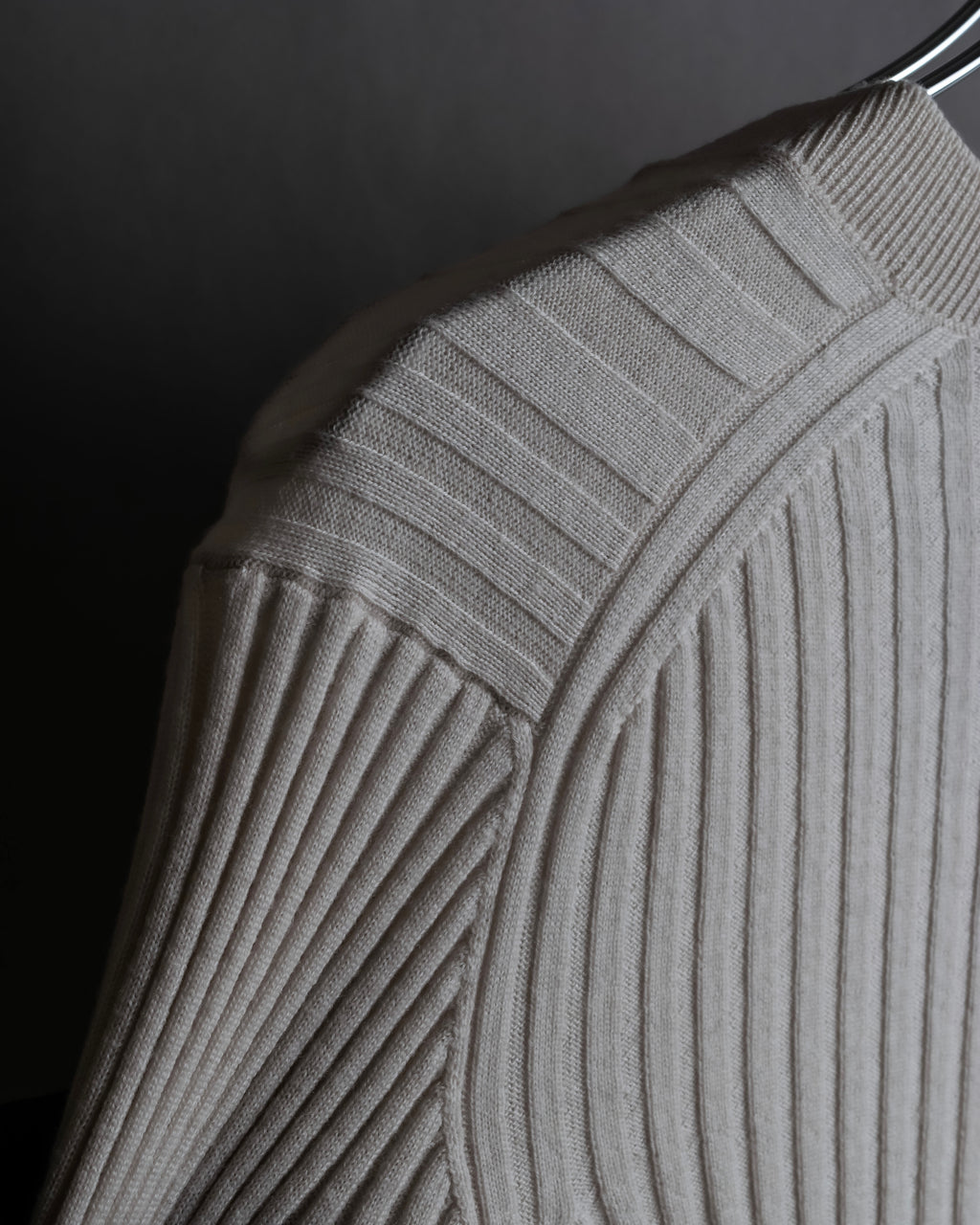 "MAISON MARGIELA" 18AW Ribbed shaped V-neck knit