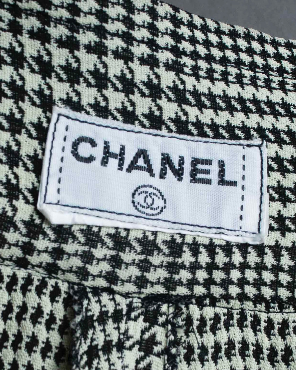 "CHANEL" Coco mark button fly detail houndstooth pattern wide slacks