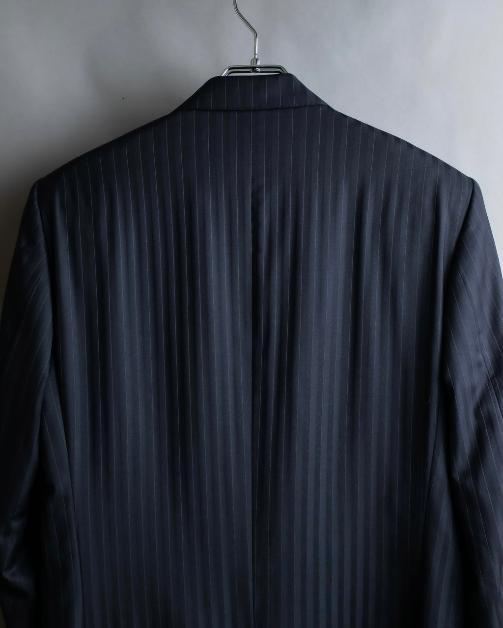 "LOUIS VUITTON" 2 button relaxed tailored jacket & no tuck tapered slacks set up