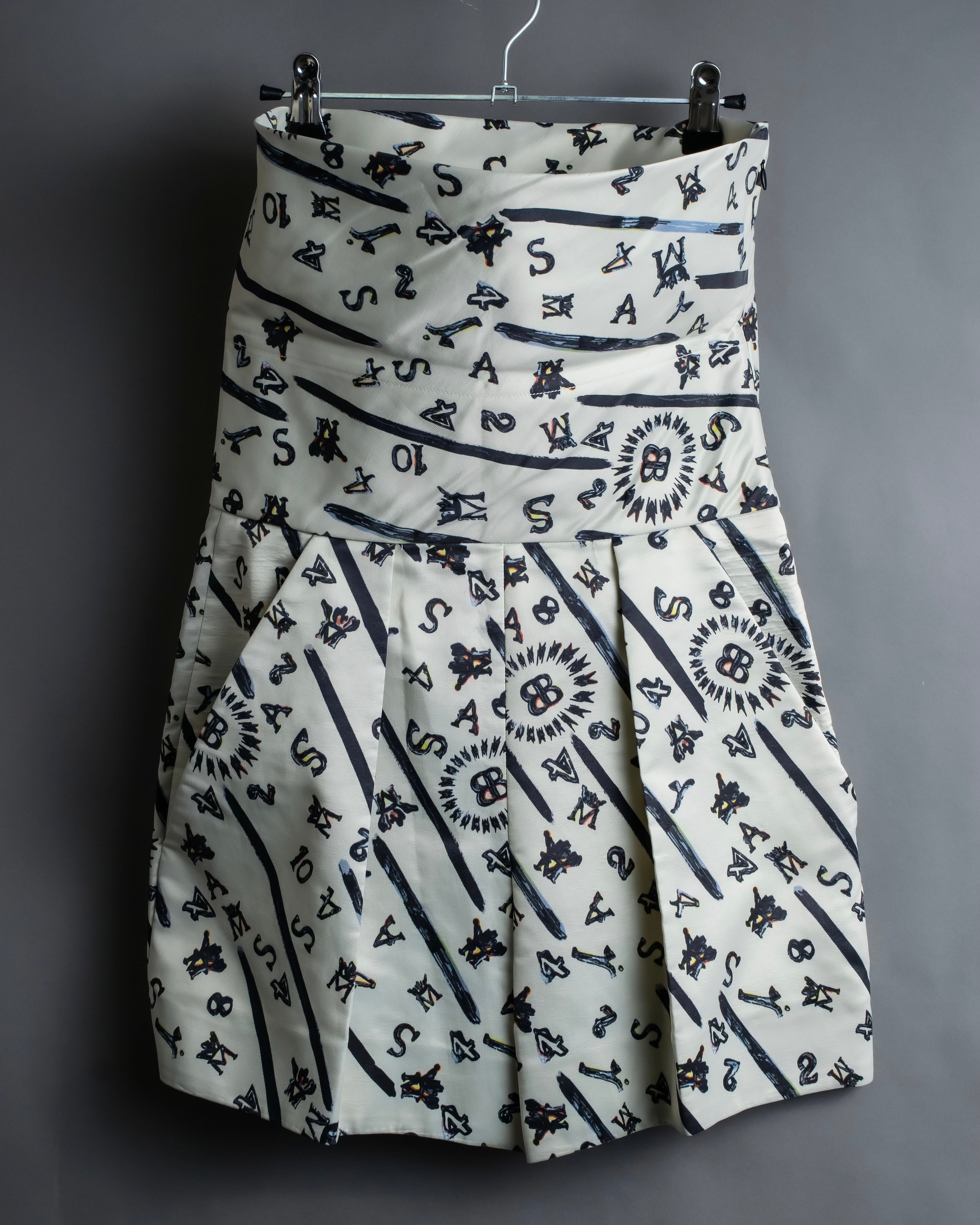 “BALENCIAGA” Number pattern designed shorts