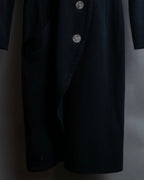"Yves Saint Laurent Rive Gauche"
Beautiful button design no-collar coat