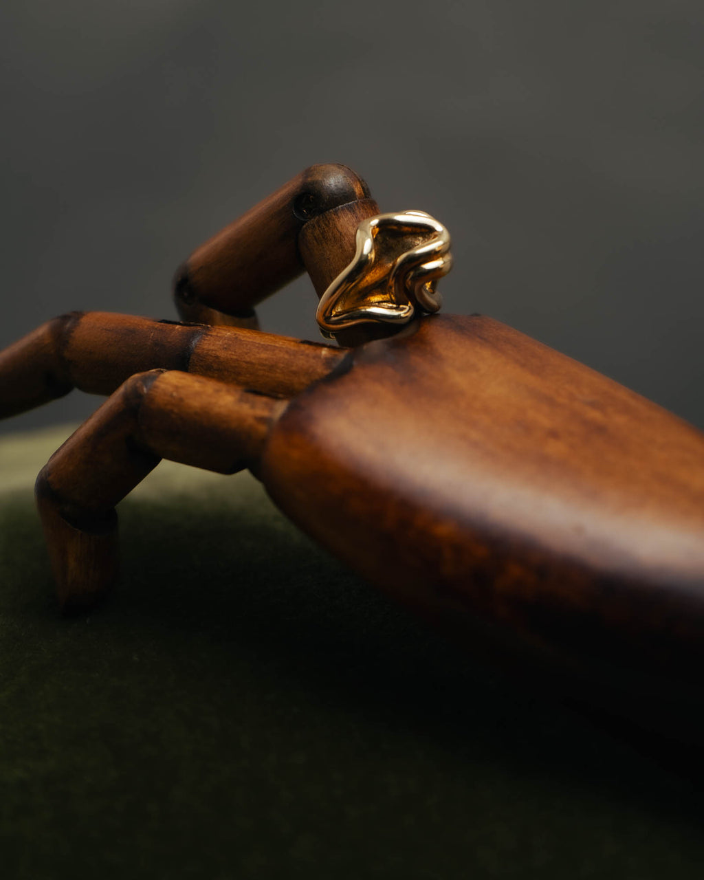 -SPECIAL- “Bottega Veneta” 10's- Sculptural gold plated knot ring
