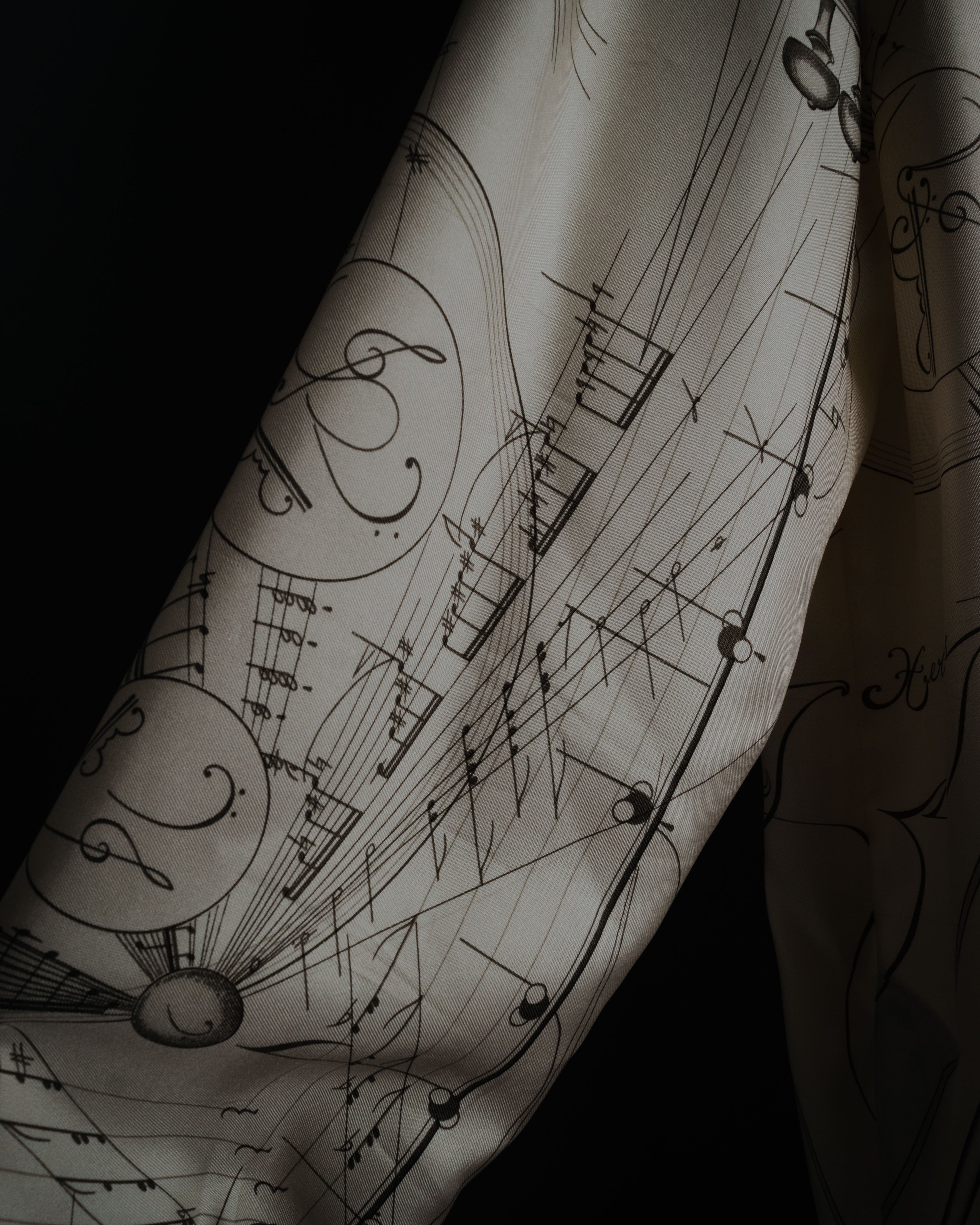 –SPECIAL– "HERMES" 90’s La musique des sphères silk twill printed shirt