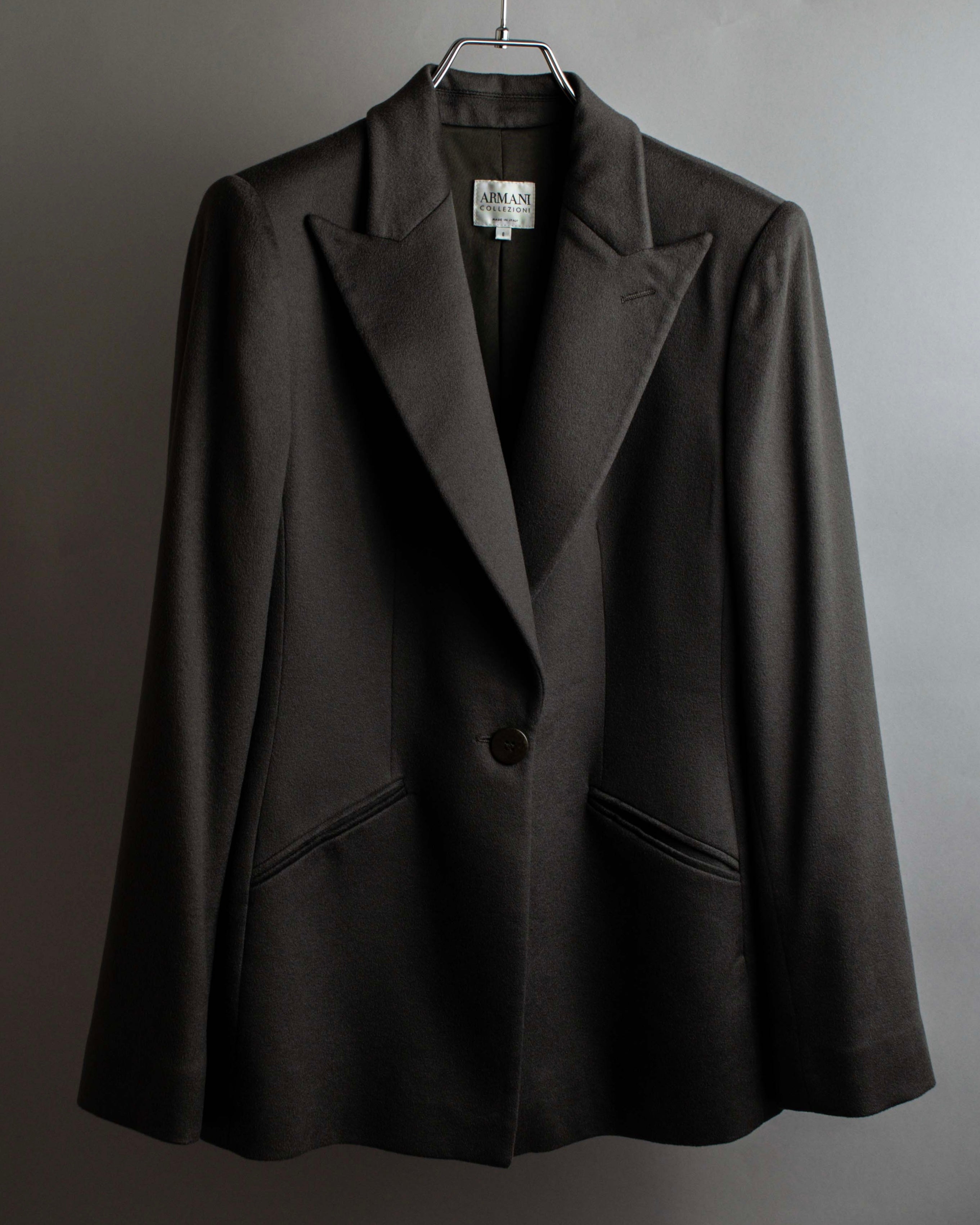 "ARMANI COLLEZIONI" Sharp peak lapel 100% cashmere tailored jacket