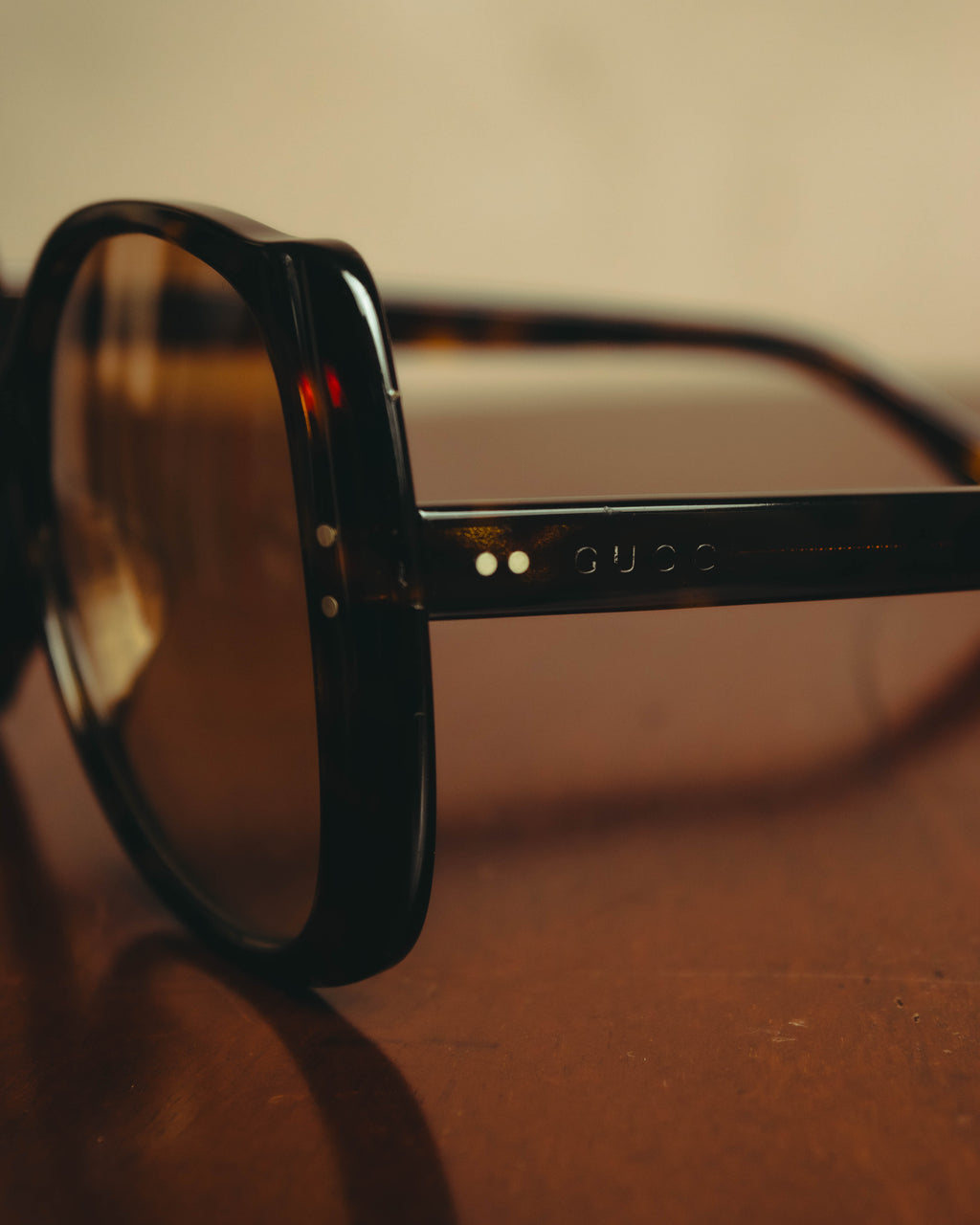 –SPECIAL– "GUCCI" 10's Retro oversized butterfly sunglasses