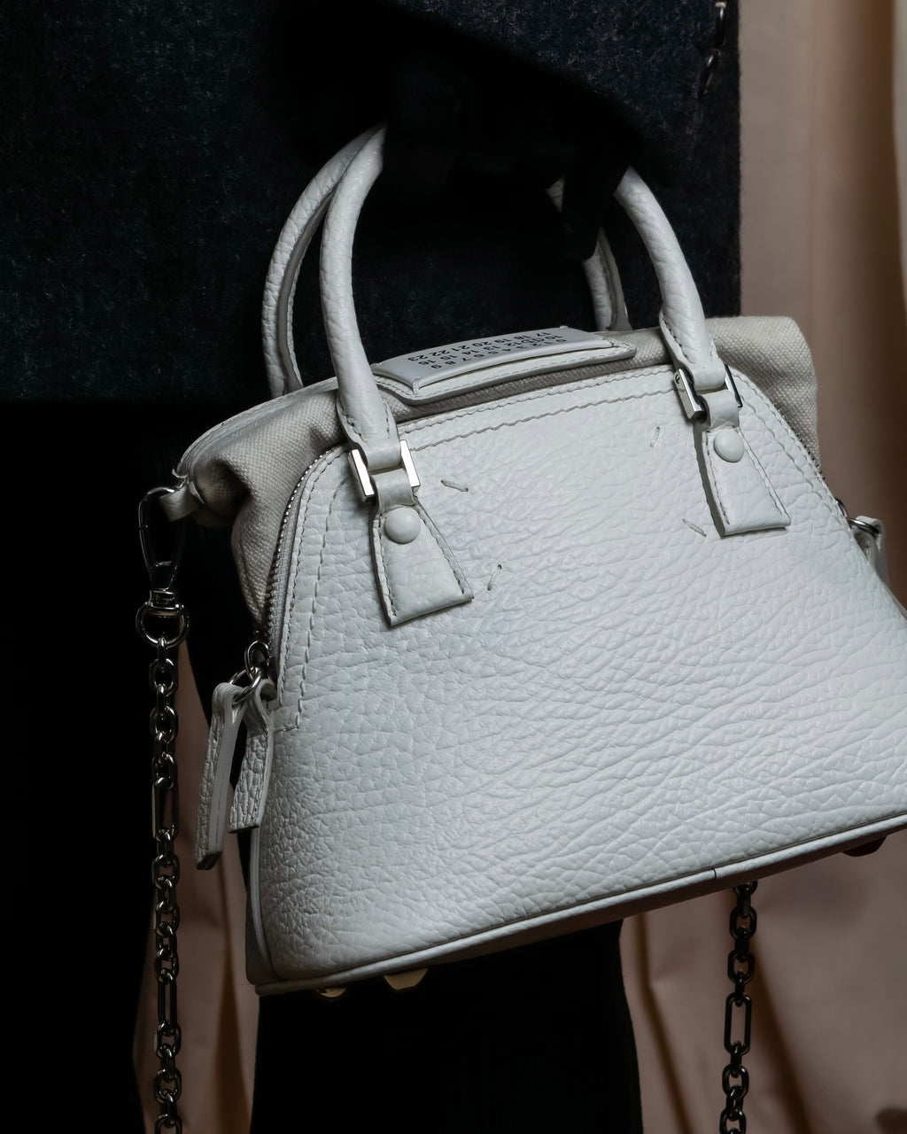 "MAISON MARGIELA" 5AC small white color 2way leather bag