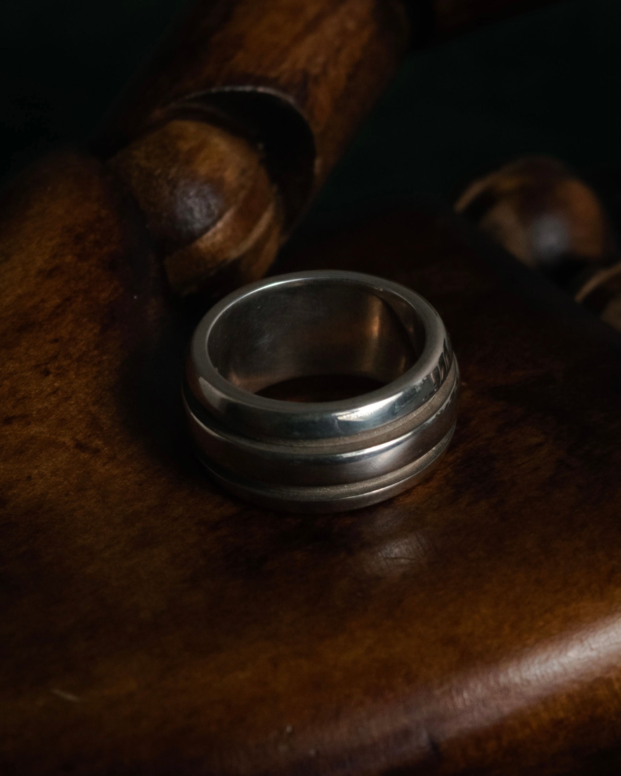 “Tiffany & Co.” 1995 Grooved sterling silver ring