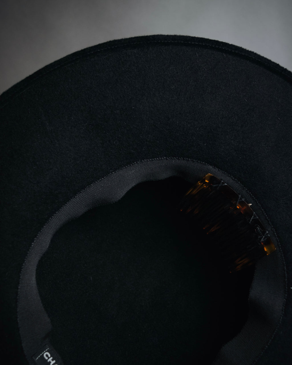 –SPECIAL– "CHANEL" 80’s fur felt velour boater hat