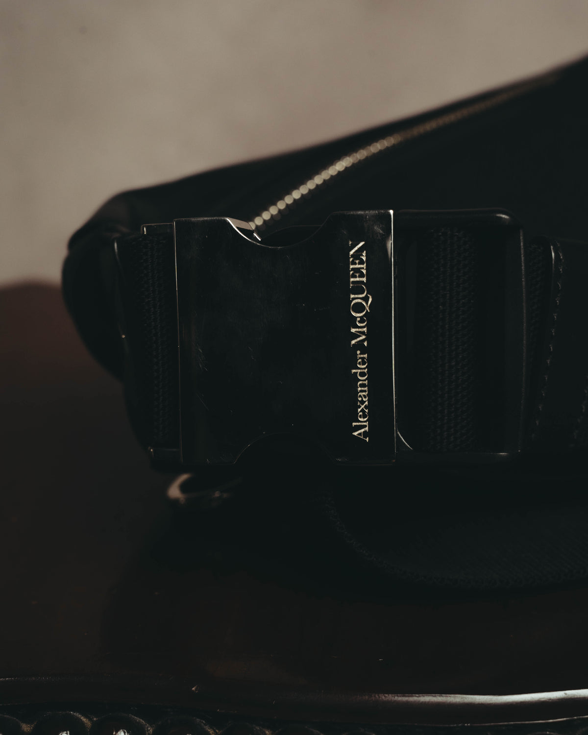 "Alexander McQueen" 10's Edgy leather belt bag