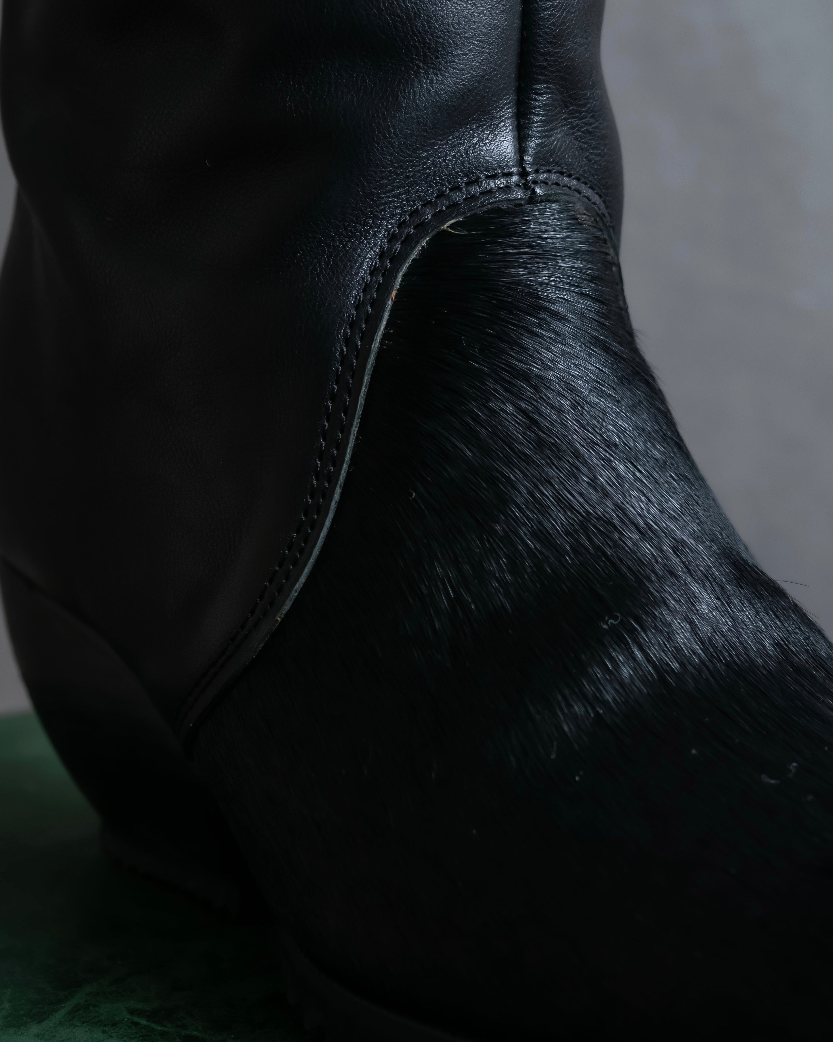 "ISSEY MIYAKE HaaT" Unborn calf shark sole long boots