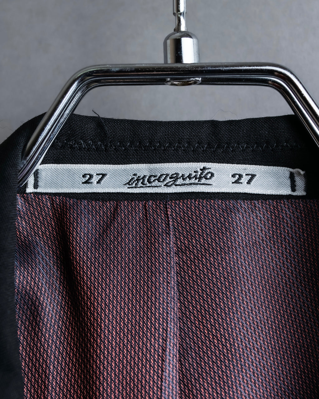 “INCOGUITO“ Shiny peak lapel double breasted tailored jacket