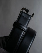 "GUCCI" Organic curved buckle design leather belt