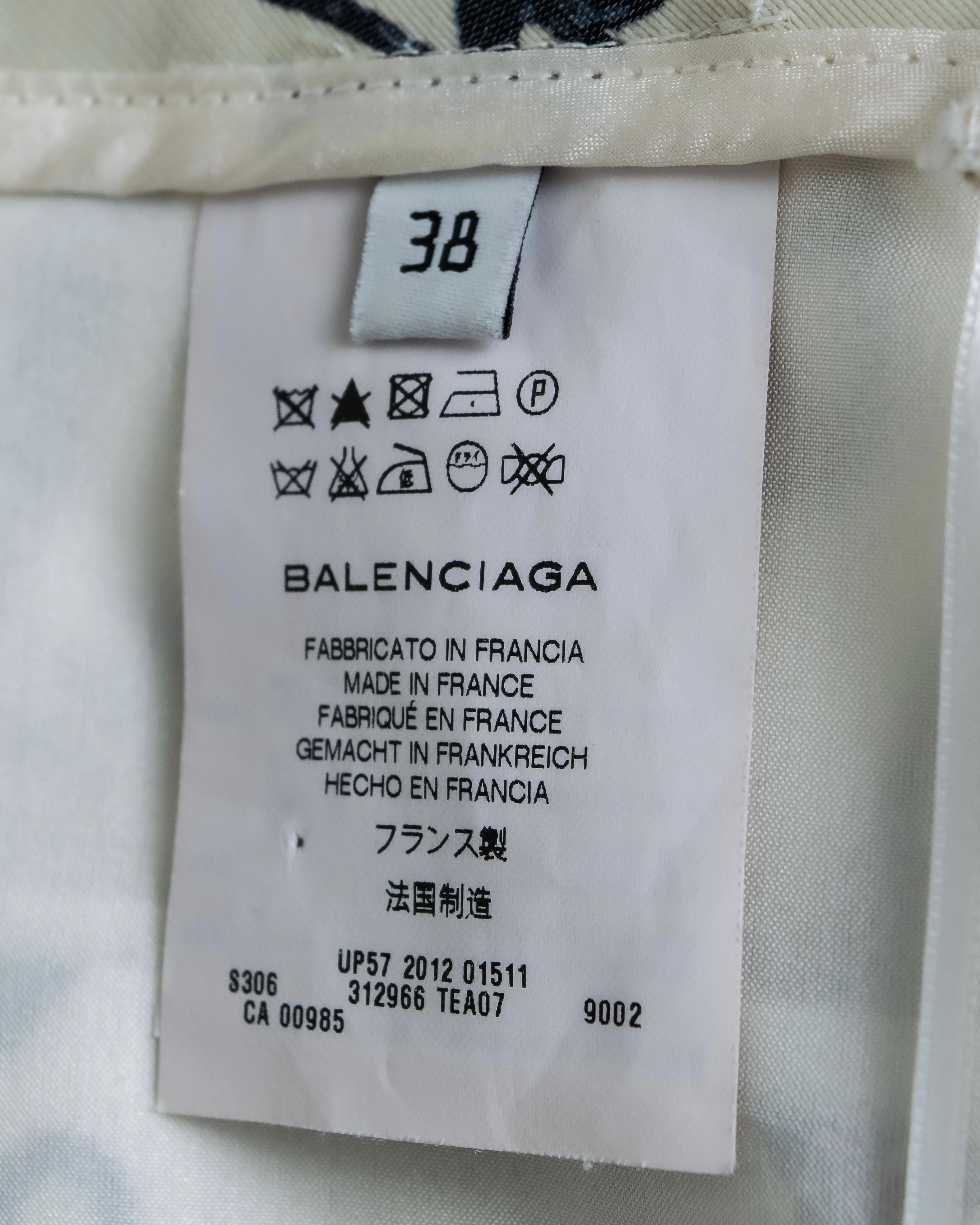 “BALENCIAGA” Number pattern designed shorts