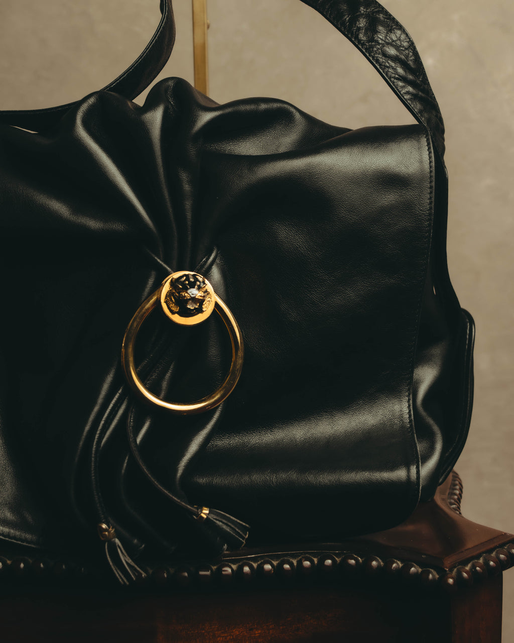 -SPECIAL- "Gucci" 80's Vintage tiger head leather draping shoulder bag with crest charm