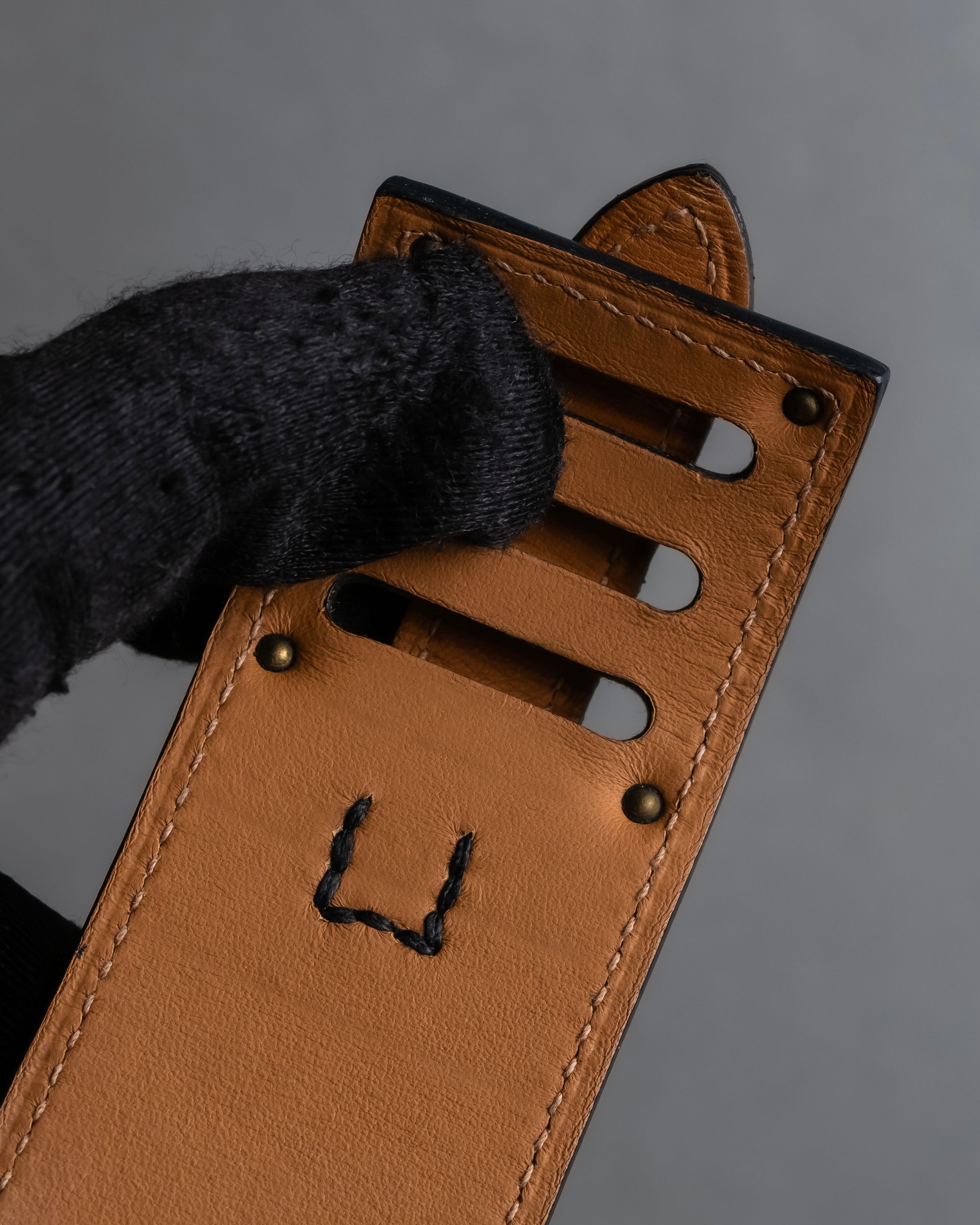 "HERMES" 2014 collection Kelly design leather bangle