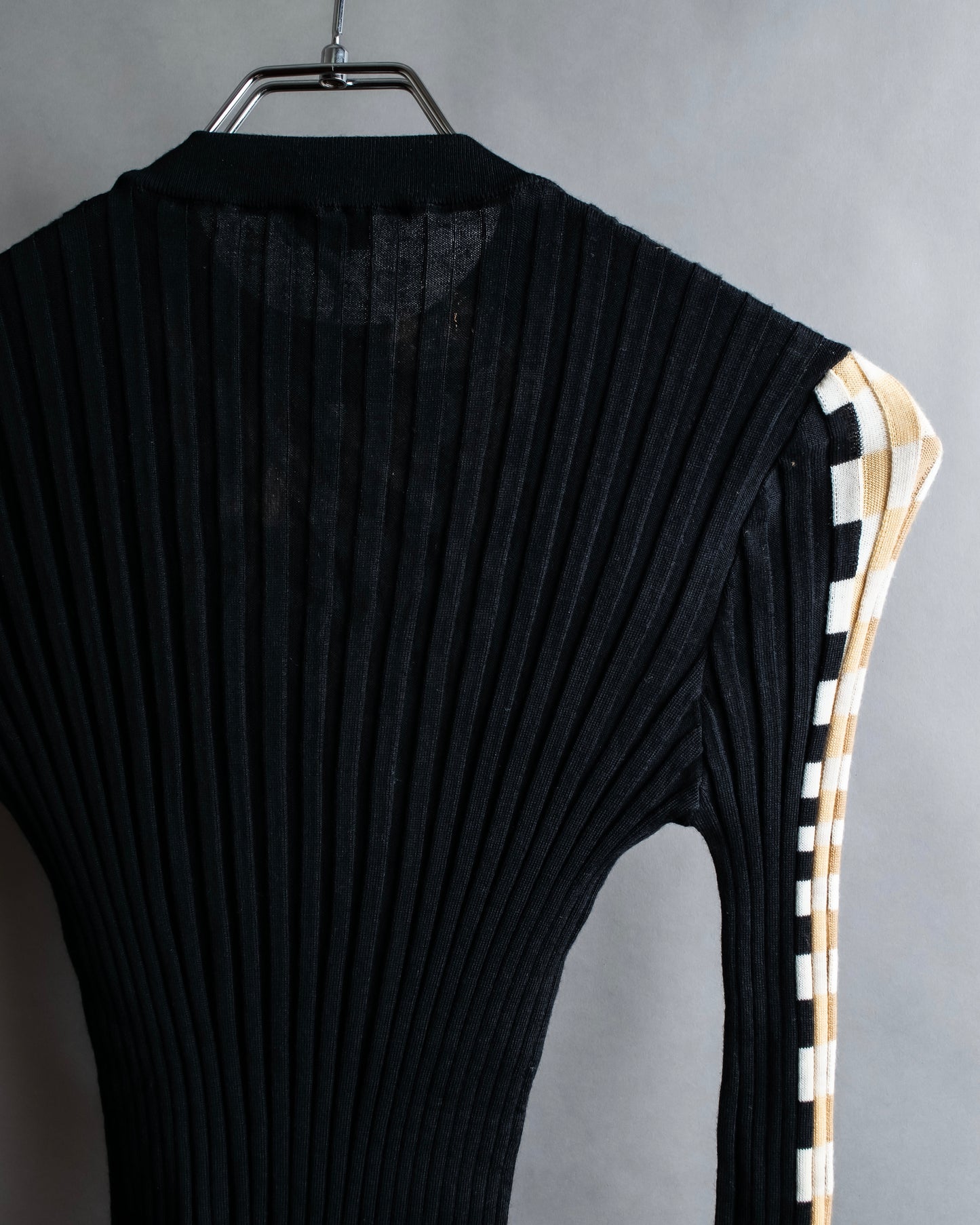 "LOEWE" Check pattern switching shaped ribbed knit