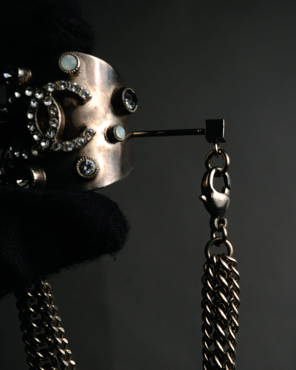–SPECIAL– “CHANEL” 2005 Spring crystal CC chain majeste