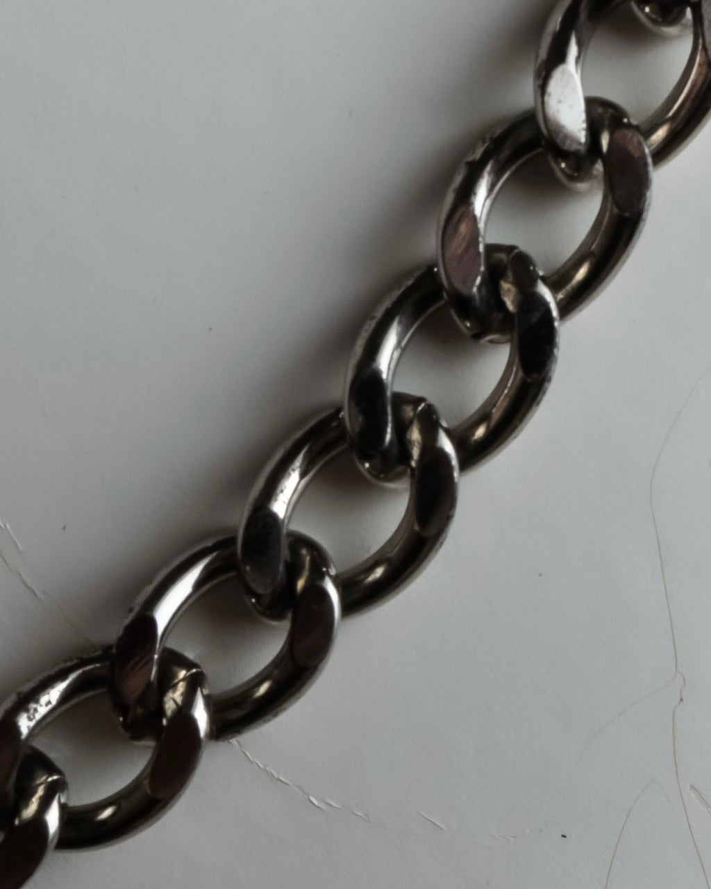 "YVES SAINT LAURENT" Clasp design chain shoulder patent leather bag