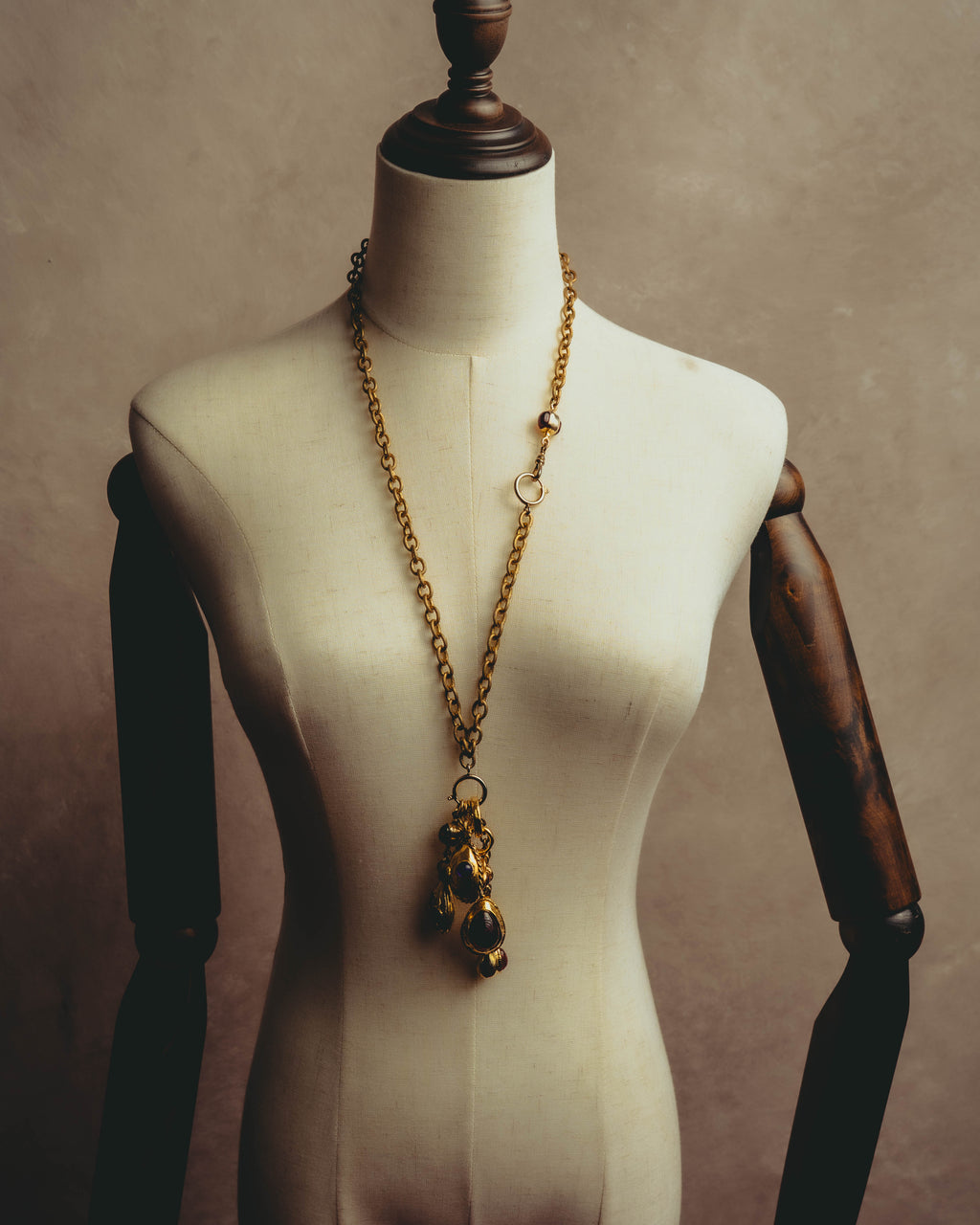 -SPECIAL - “CHANEL” 70’s-80’s Gripoix glass cabochon charm sautoir necklace