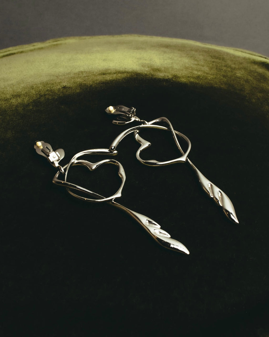 “BALENCIAGA” 2017-2023 organic heart and arrow clip-on drop earrings