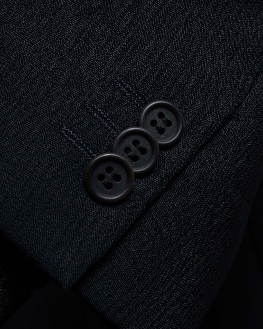 "GIORGIO ARMANI" LE COLLEZIONI line shadow stripe pattern set up