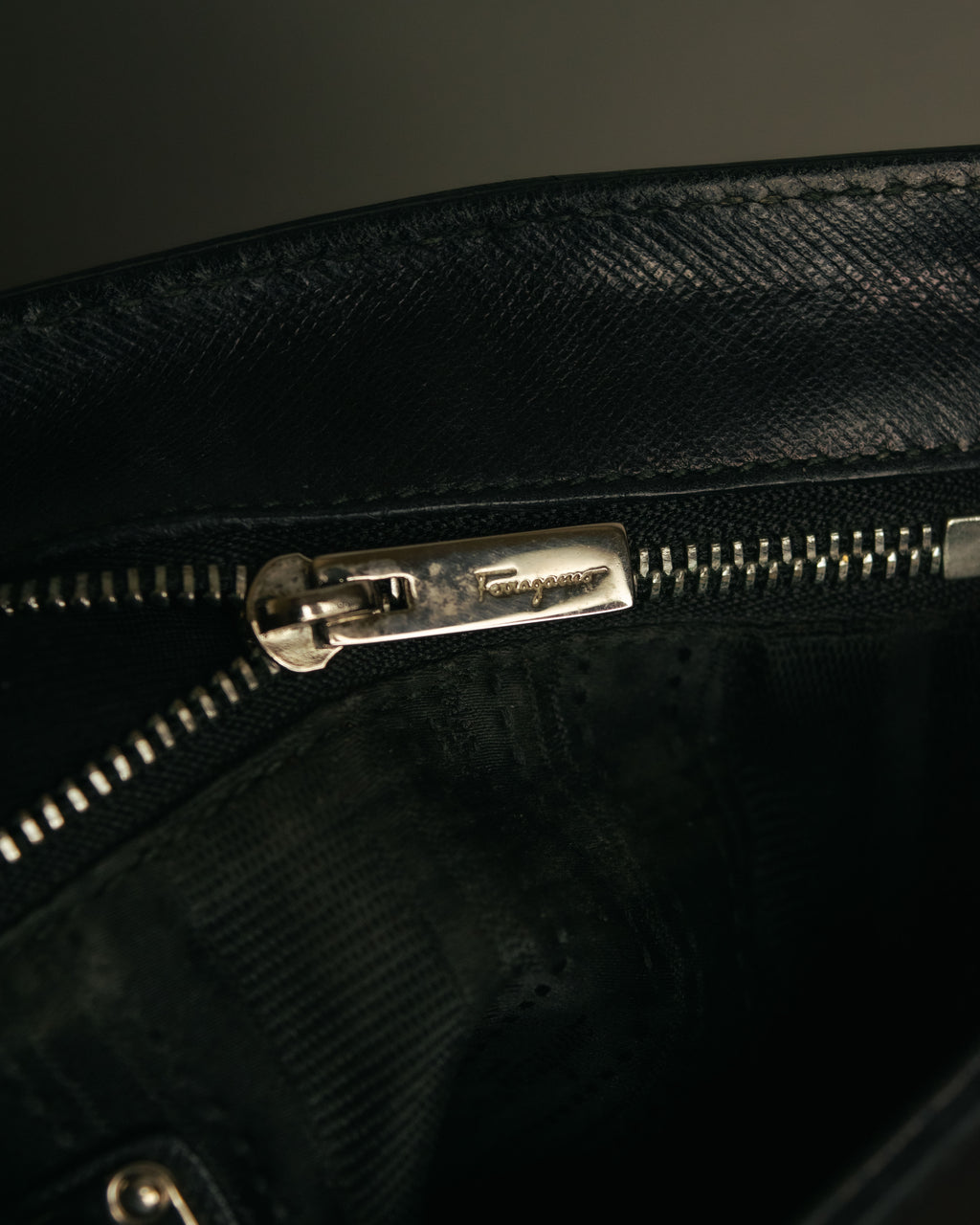 “Salvatore Ferragamo” 2010’s Gancini leather shoulder bag