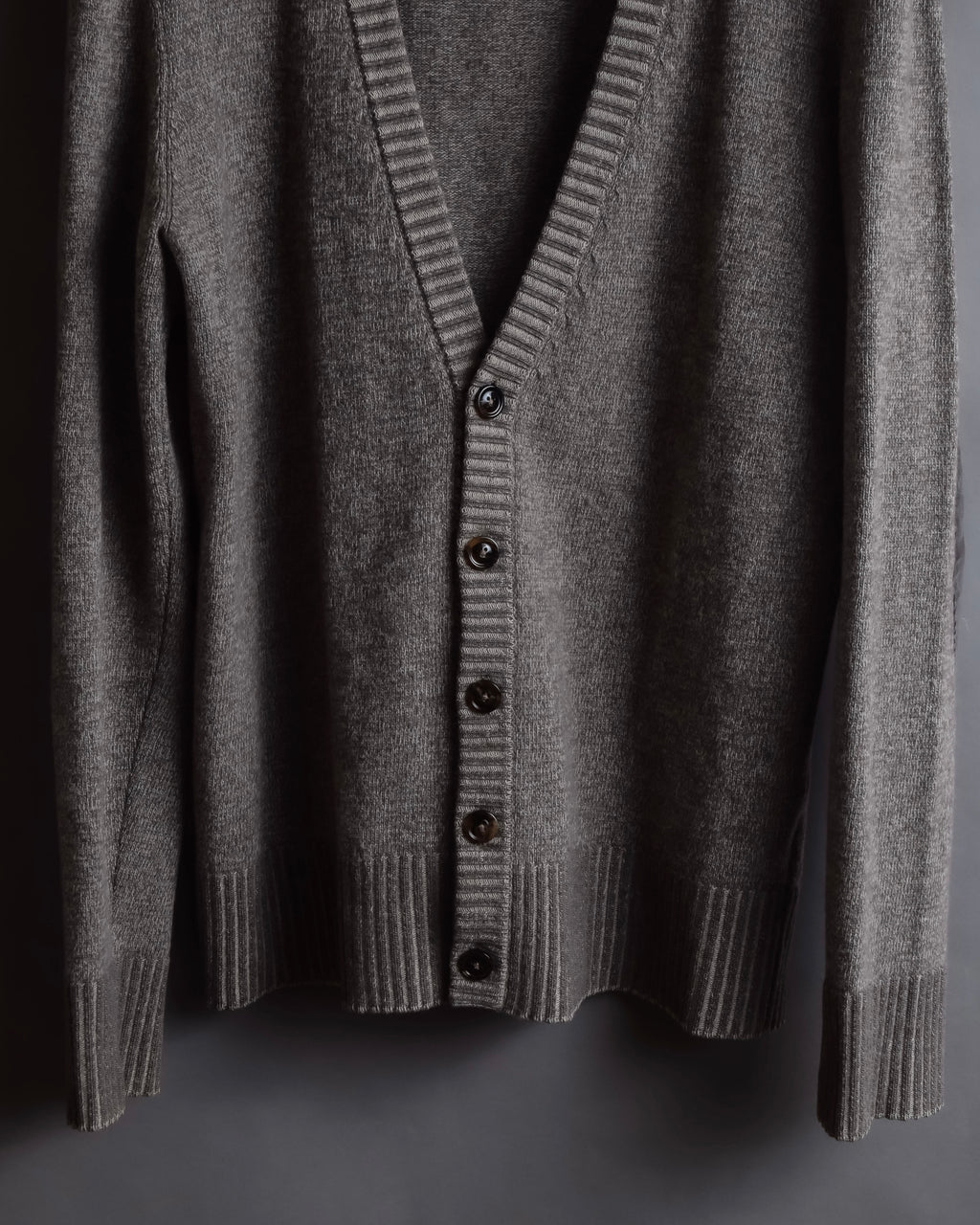 "MAISON MARGIELA" 13AW Patch accented low gauge wool cardigan