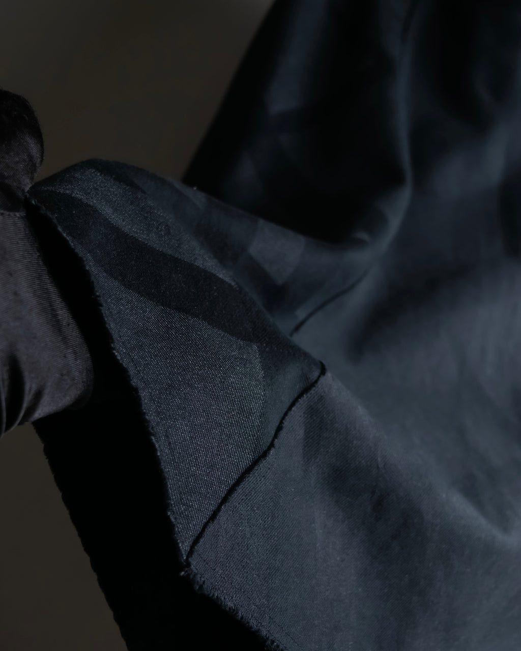 "BURBERRY" Tone-on-tone check pattern flared skirt