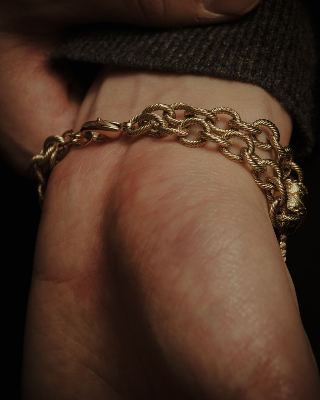 –SPECIAL– "CHANEL"
21's Vintage-inspired ornate plaque rope chain bracelet