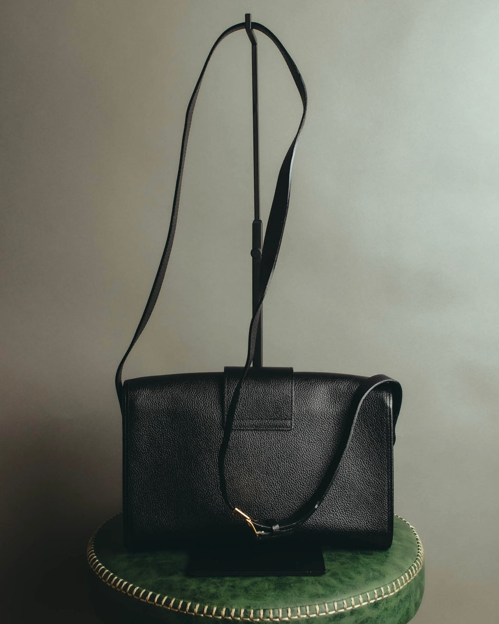“Yves Saint Laurent” 90’s-00’s Cassandra logo one shoulder leather bag