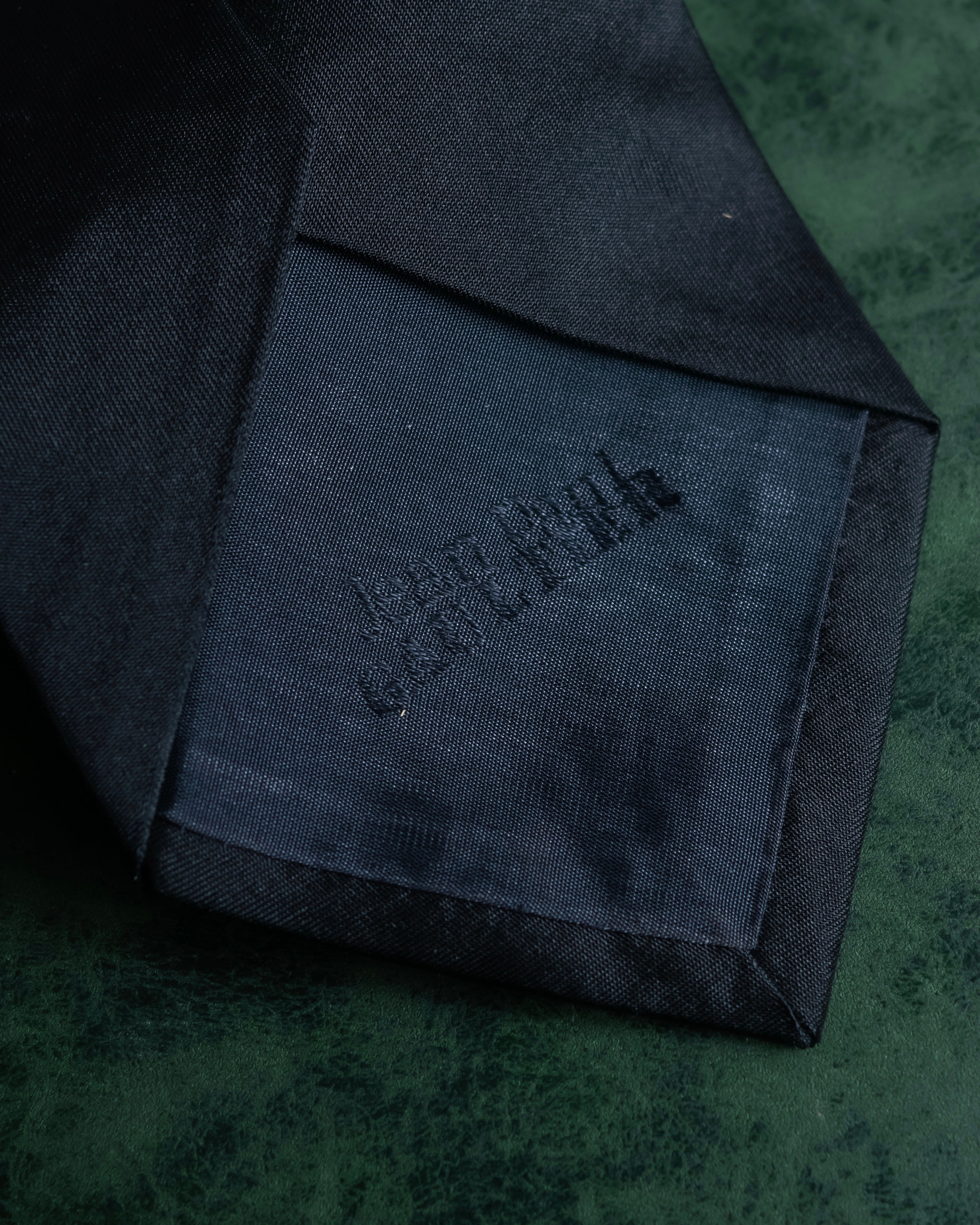 "JEAN PAUL GAULTIER" Leaf motif embroidered silk neck tie