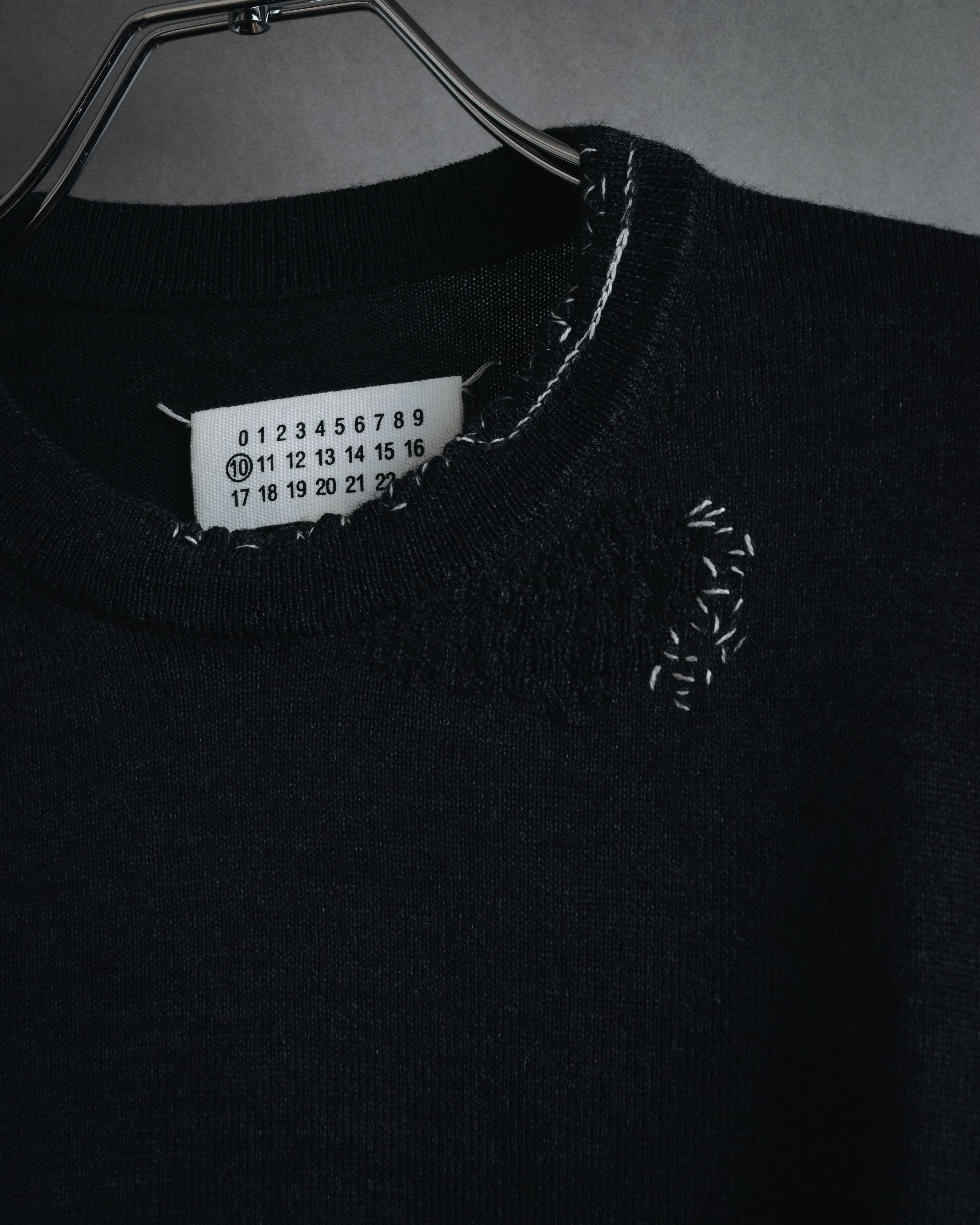 "Maison Margiela" 15AW deconstructed hand-stitched crewneck knit
