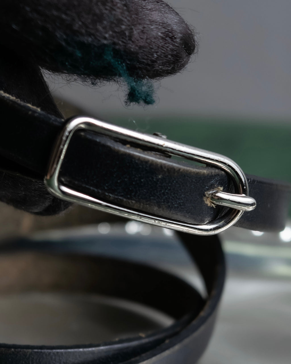 "HERMES" Single pin buckle leather narrow bracelet