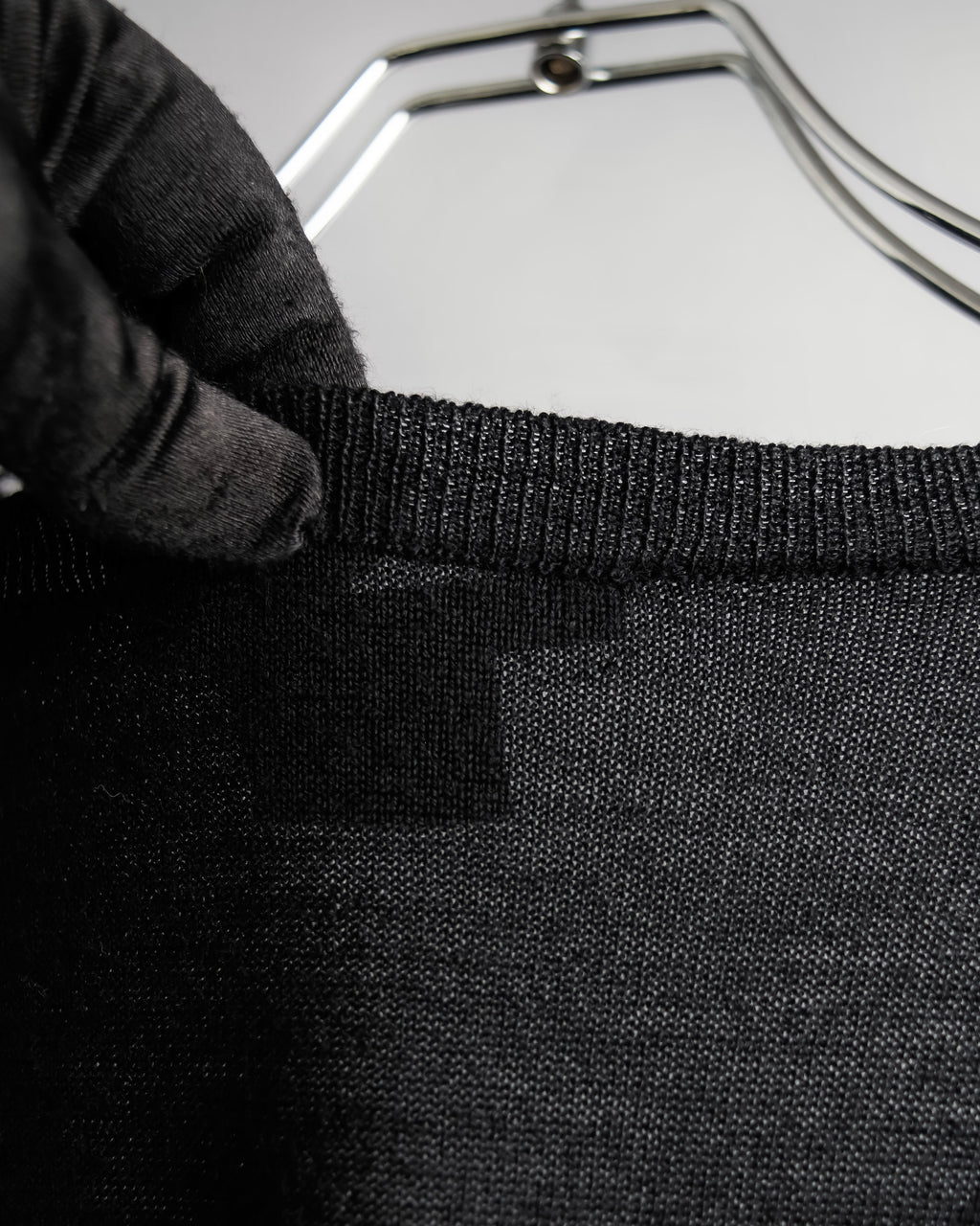 "GUCCI" G logo embroidered silk mix V-neck knit