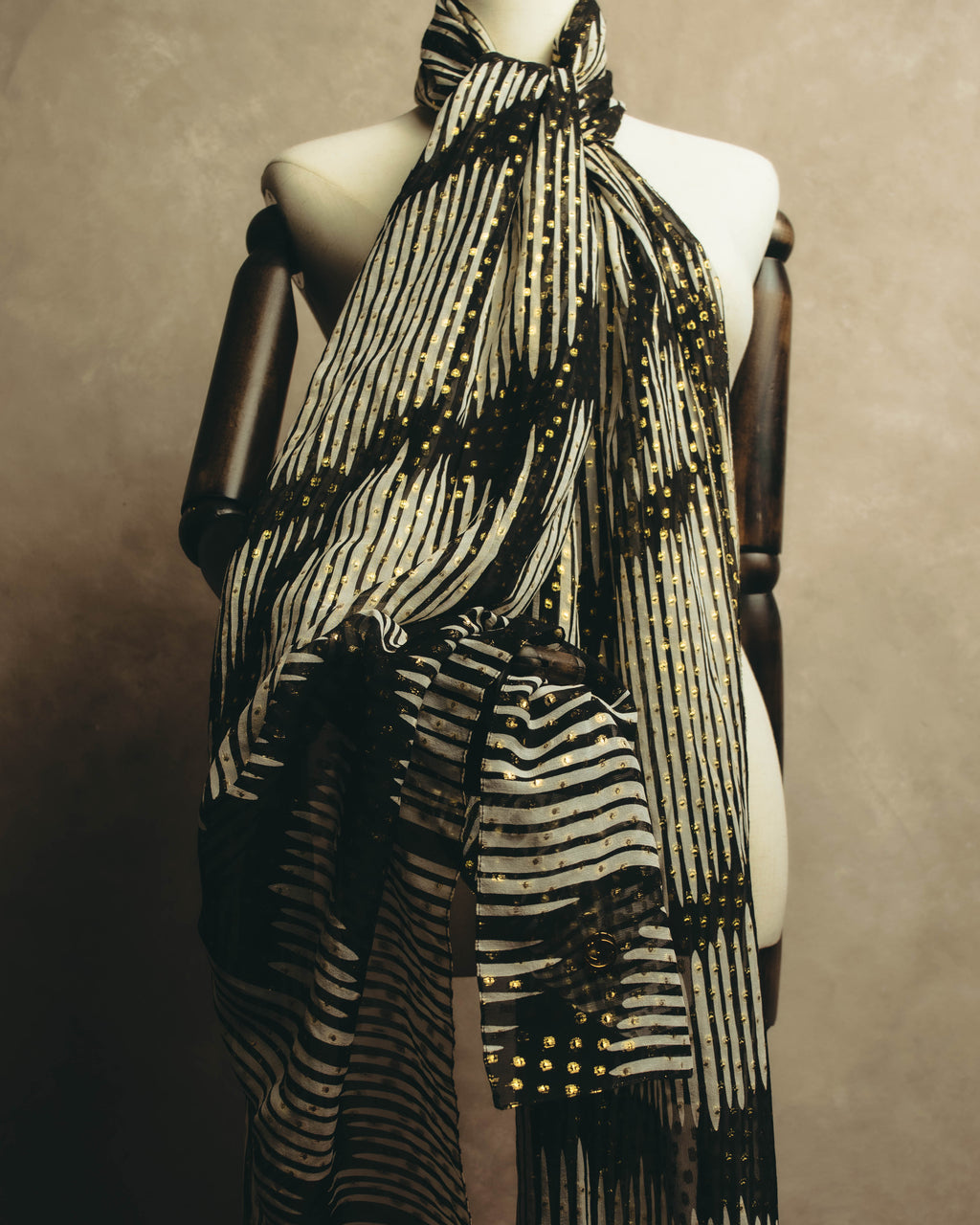 -SPECIAL- “GUCCI” 00’s-10’s Metallic printed sheer stole