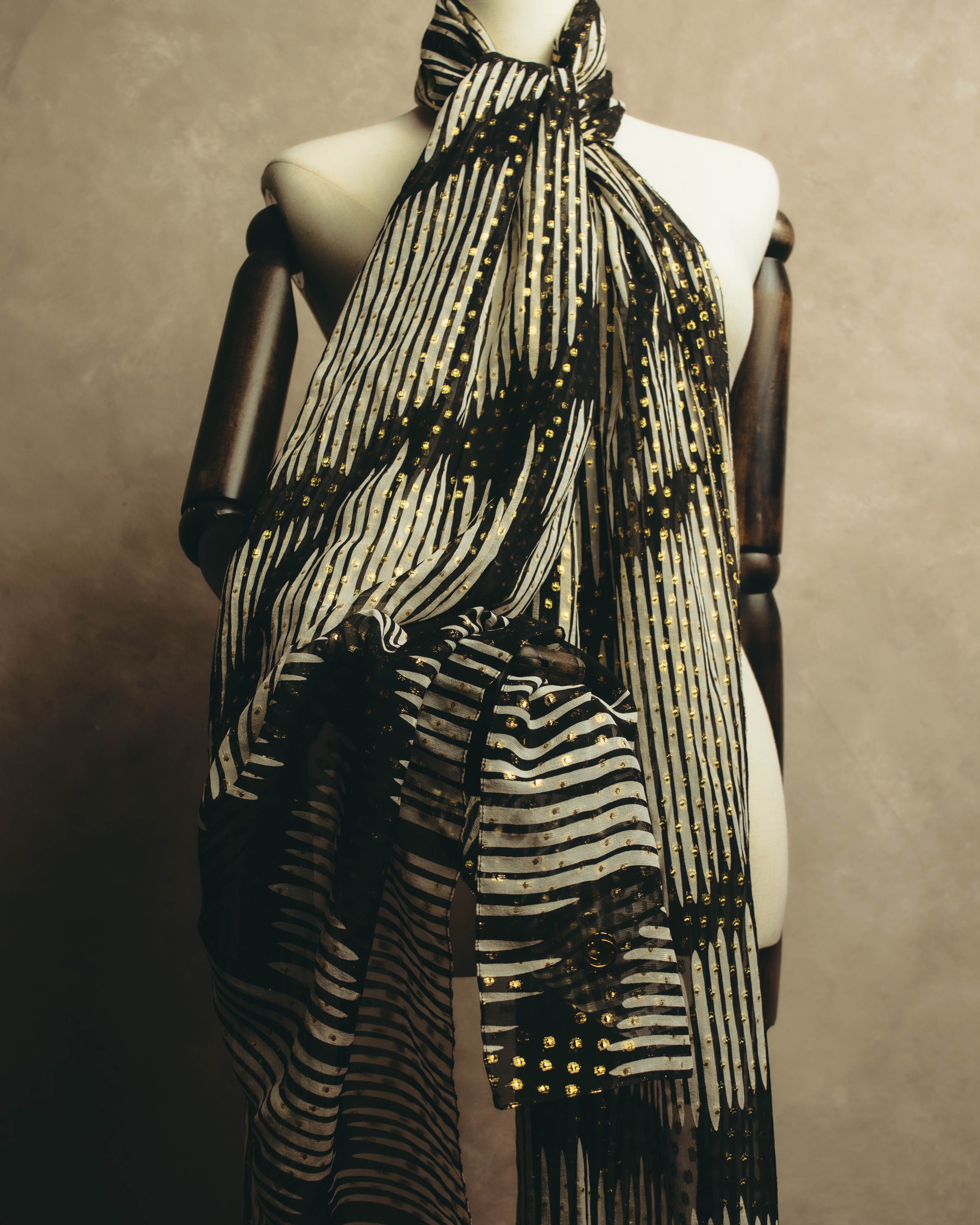 -SPECIAL- “GUCCI” 00’s-10’s Metallic printed sheer stole