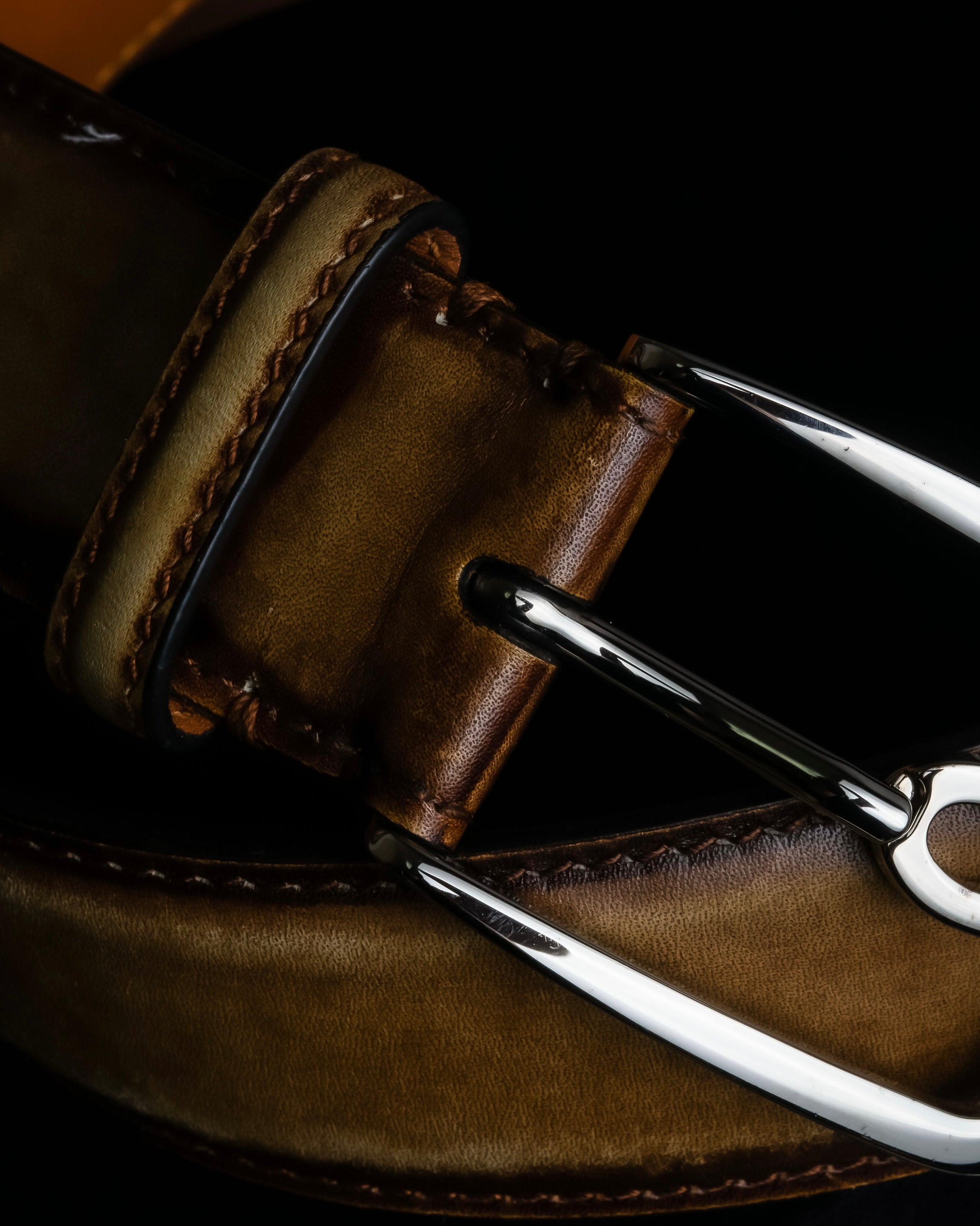 "Berluti" Patina finish curved buckle leather belt