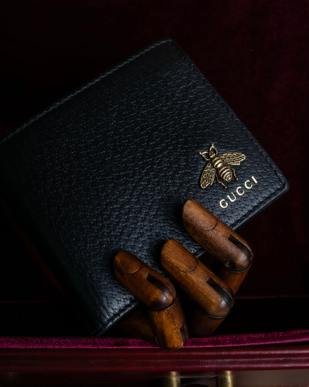 "GUCCI" Gold bee motif animalier bi-fold leather wallet